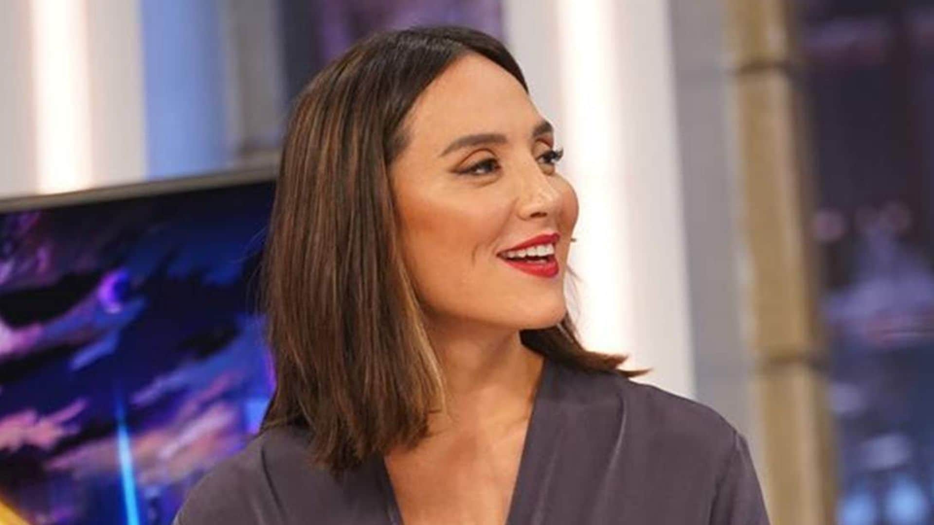 Primer plano de Tamara Falcó en una tertulia de El Hormiguero