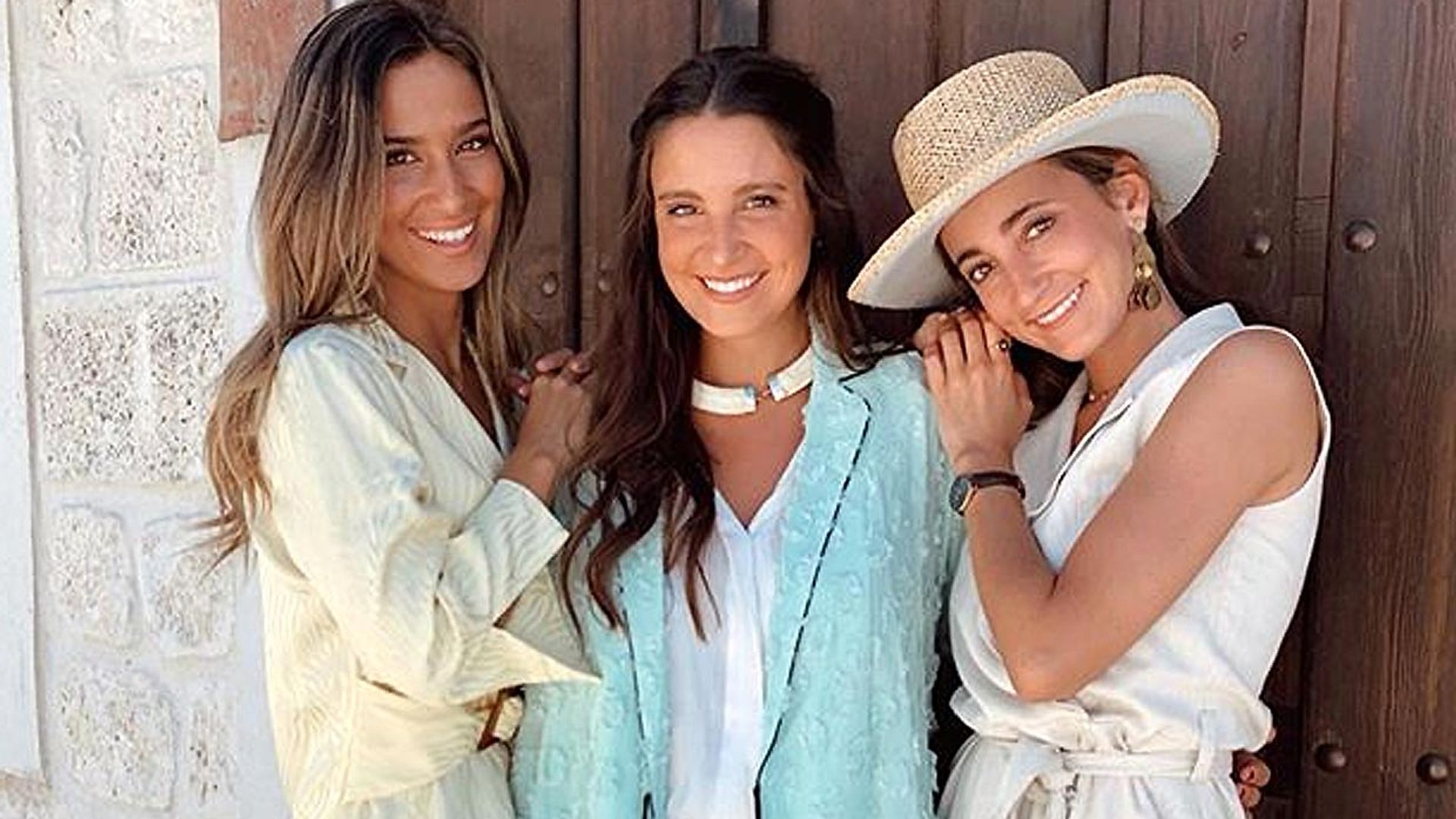 ¿Marta o Lucía? María Pombo elige a una de sus hermanas como madrina de su bebé