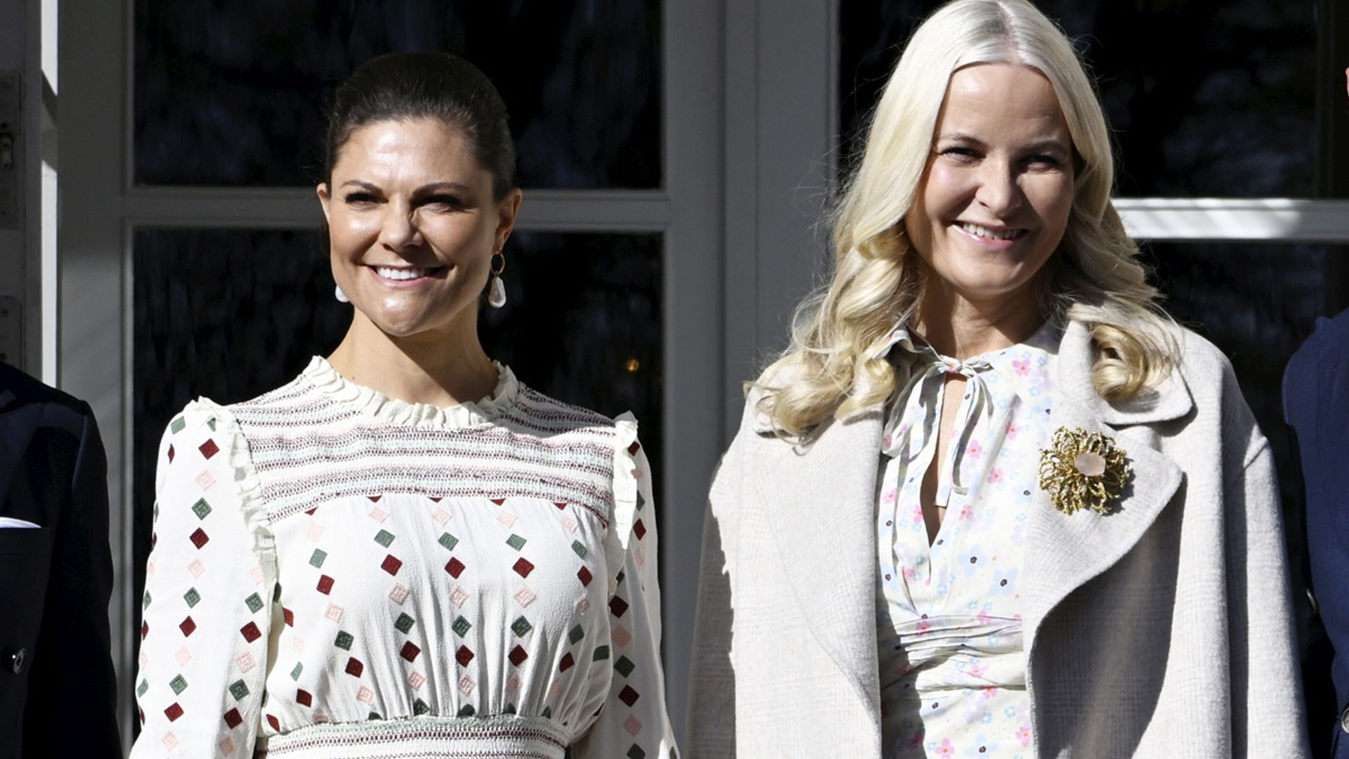 Victoria de Suecia y Mette Marit, dos princesas con vestidos primaverales y taconazos
