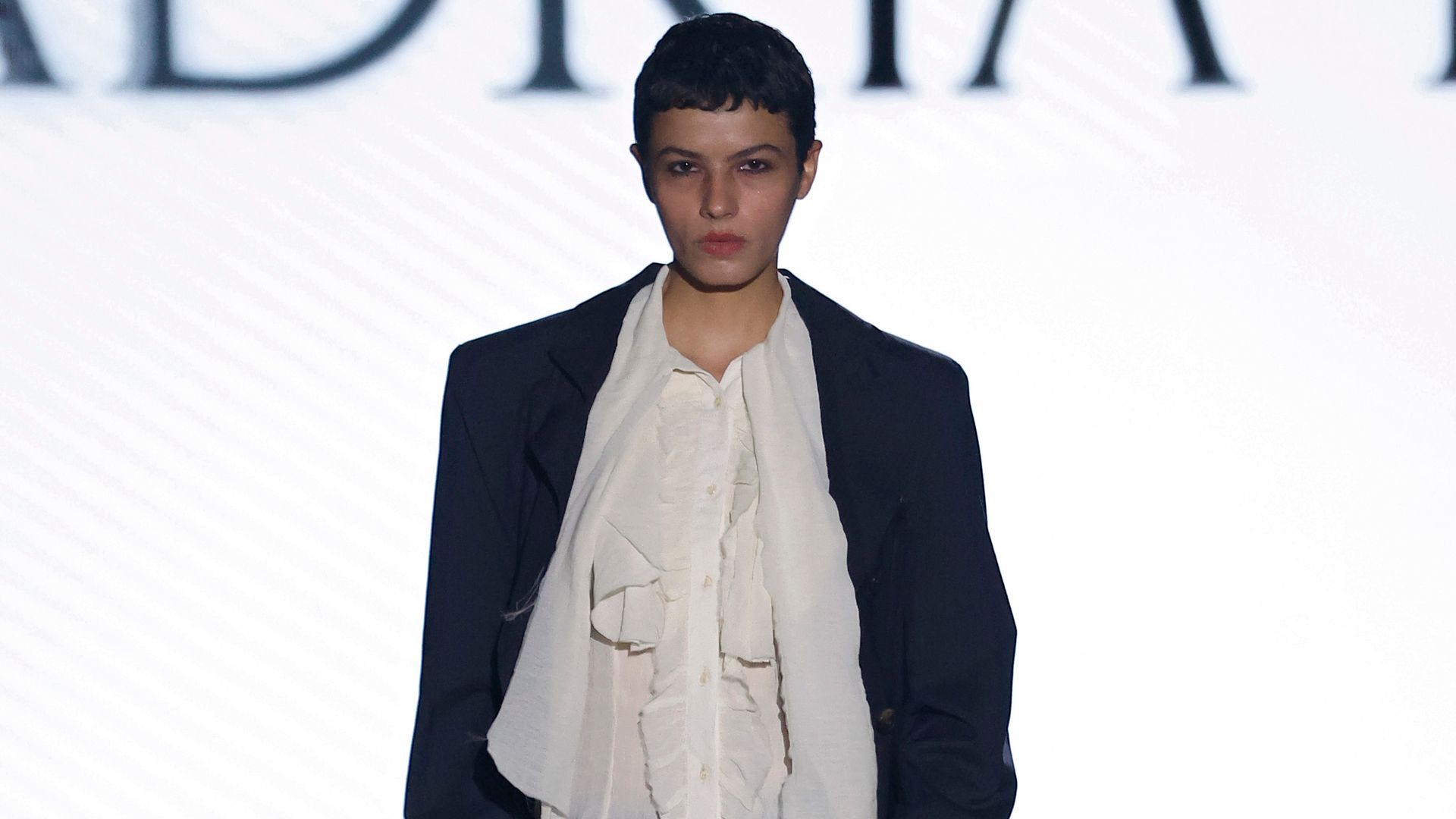 Los nuevos diseñadores cierran Mercedes-Benz Fashion Week Madrid con 10 desfiles y 3 premios