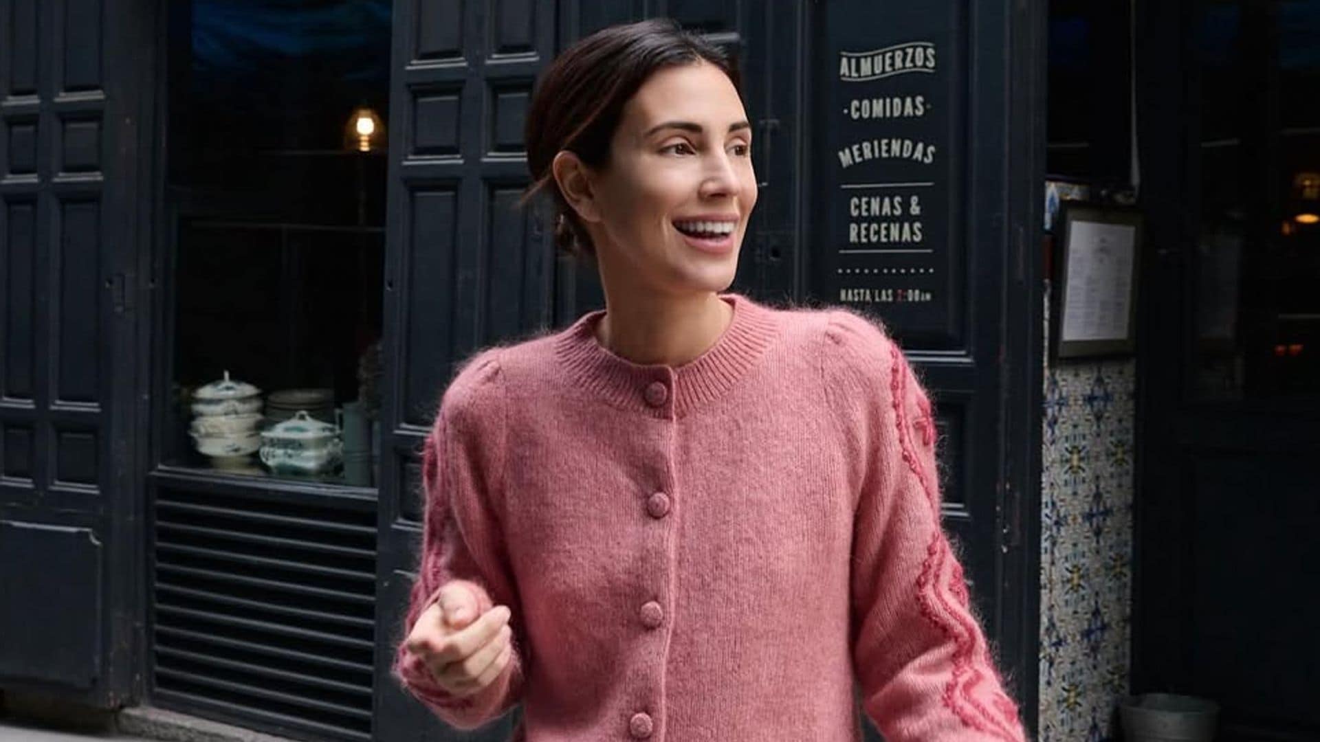 Si siempre llevas bailarinas, este truco con pantalones de cuero cambiará tus looks por completo (palabra de Sassa de Osma)