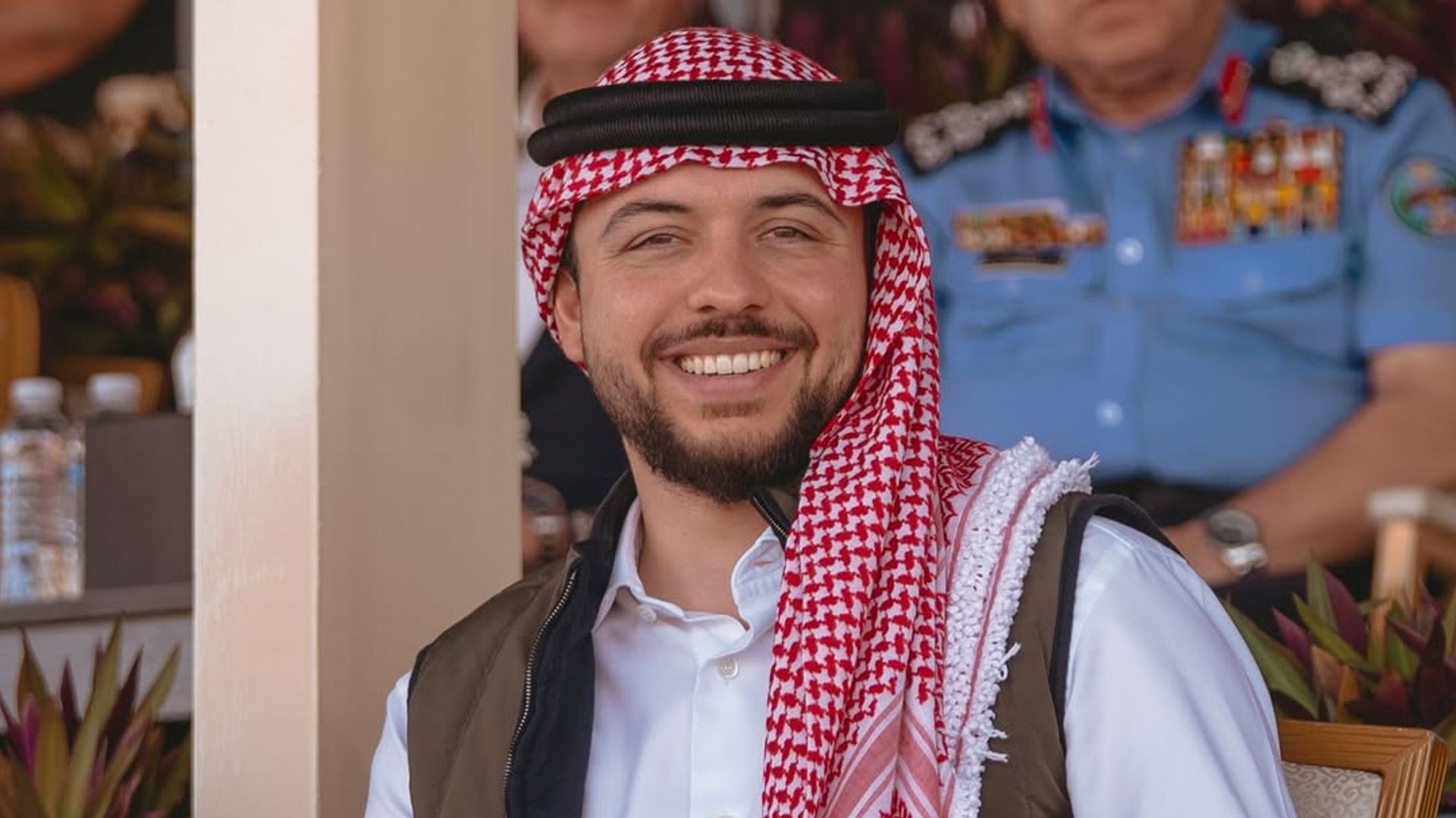 El príncipe Hussein de Jordania cumple 32 años: así es el futuro rey que conquista dentro y fuera de su país