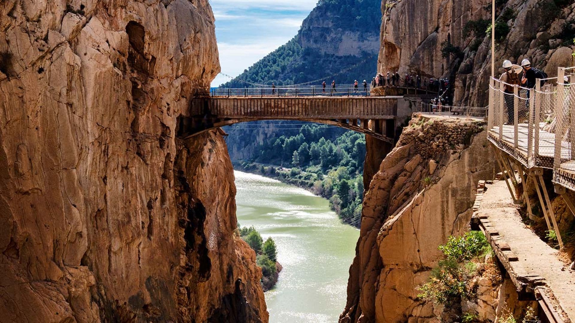Todas las pistas que necesitas para hacer el vertiginoso Caminito del Rey