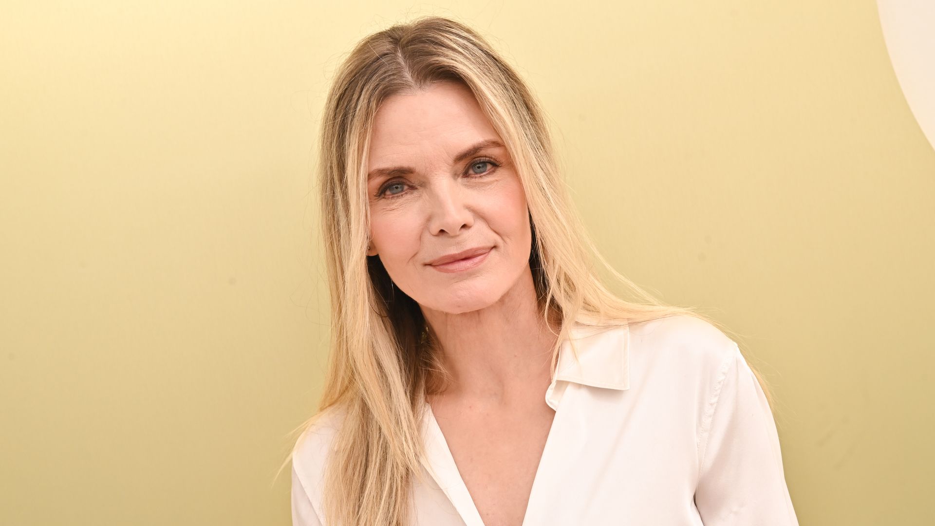 El hábito de Michelle Pfeiffer (67) para envejecer bien: lo practica cada día, influye en su forma física, su piel y le da claridad mental