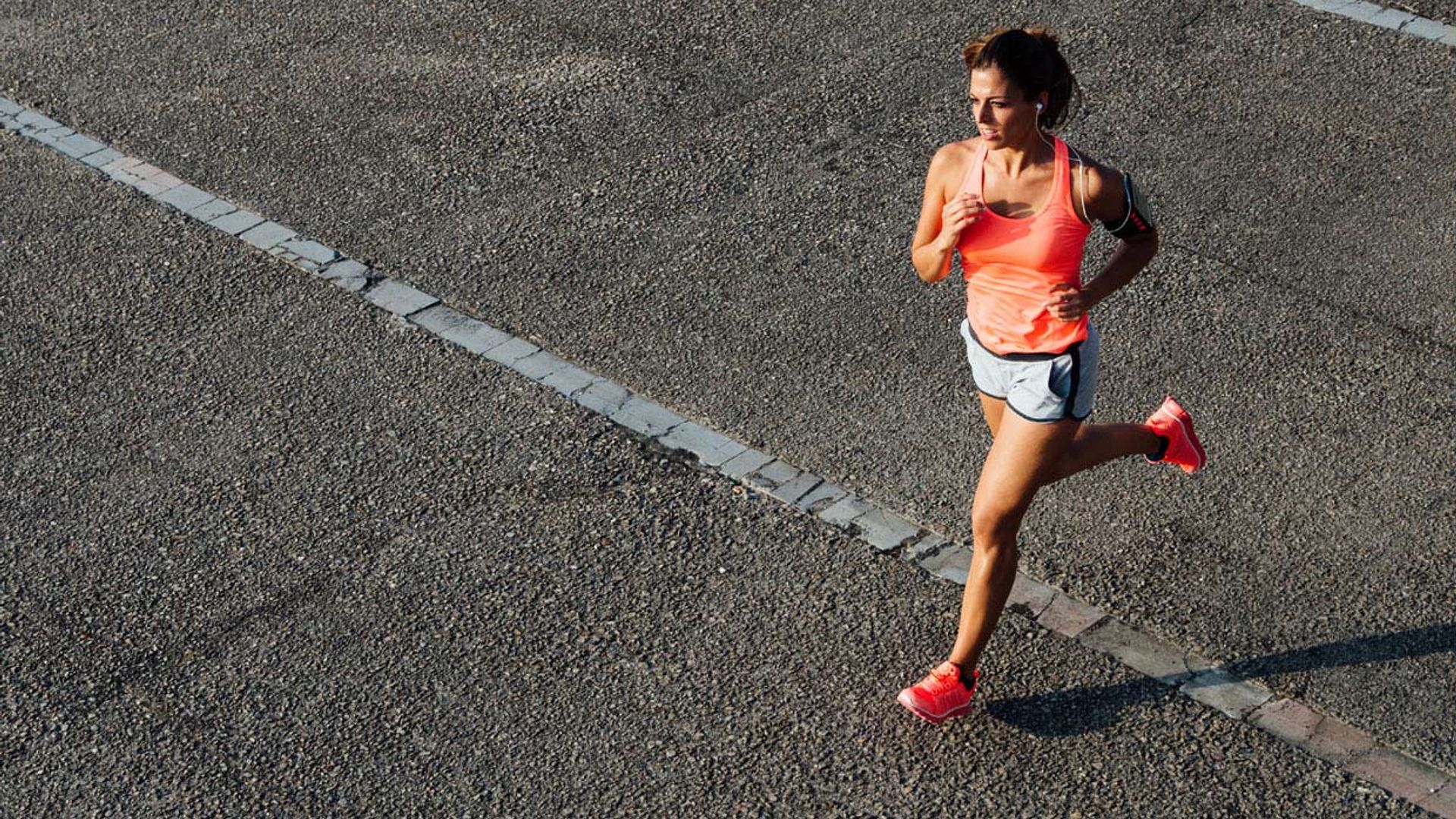¿Correr por el asfalto aumenta el riesgo de lesiones?