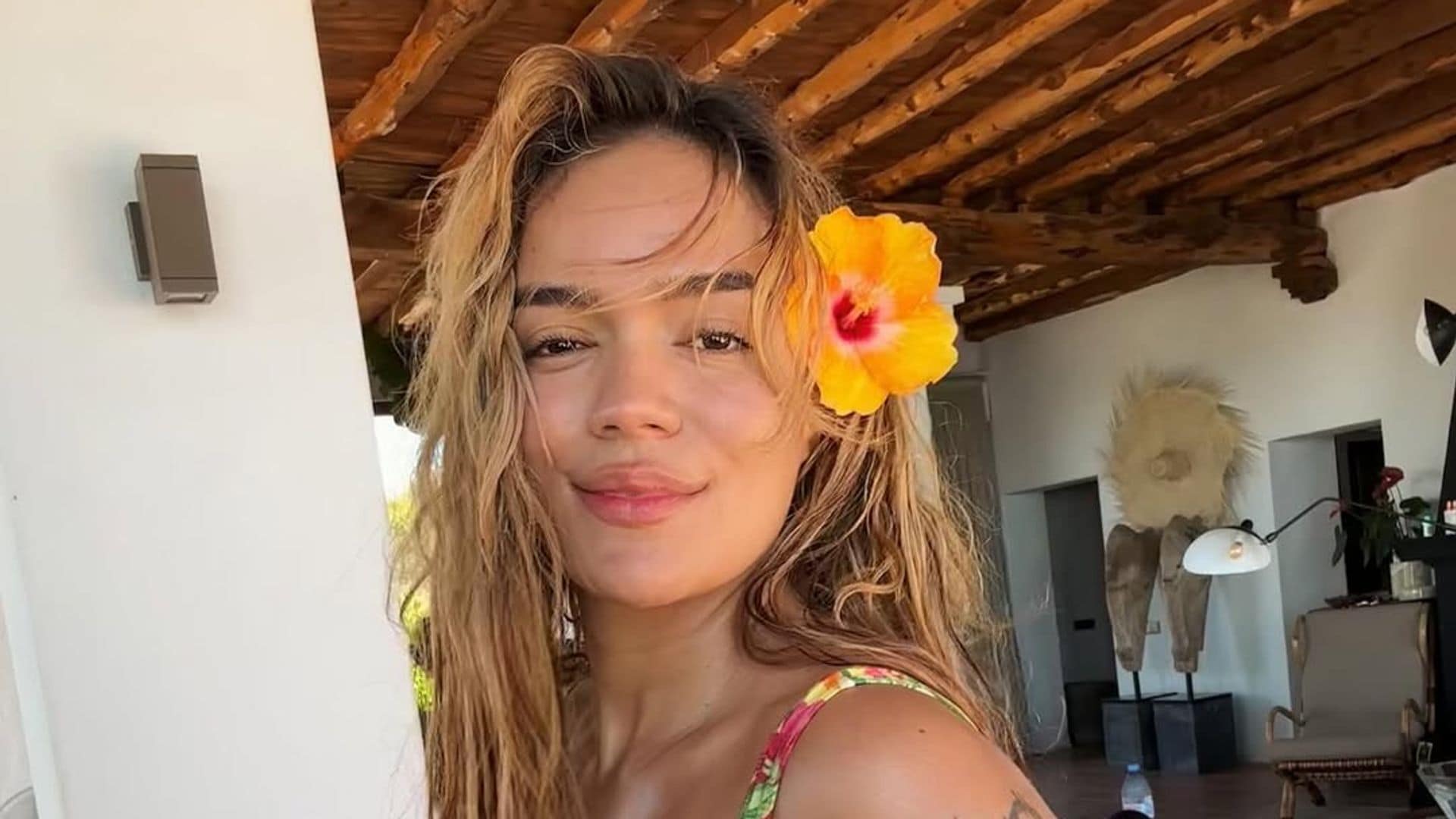 Karol G durante sus vacaciones de verano en la isla de Ibiza donde ha estado este mes de julio