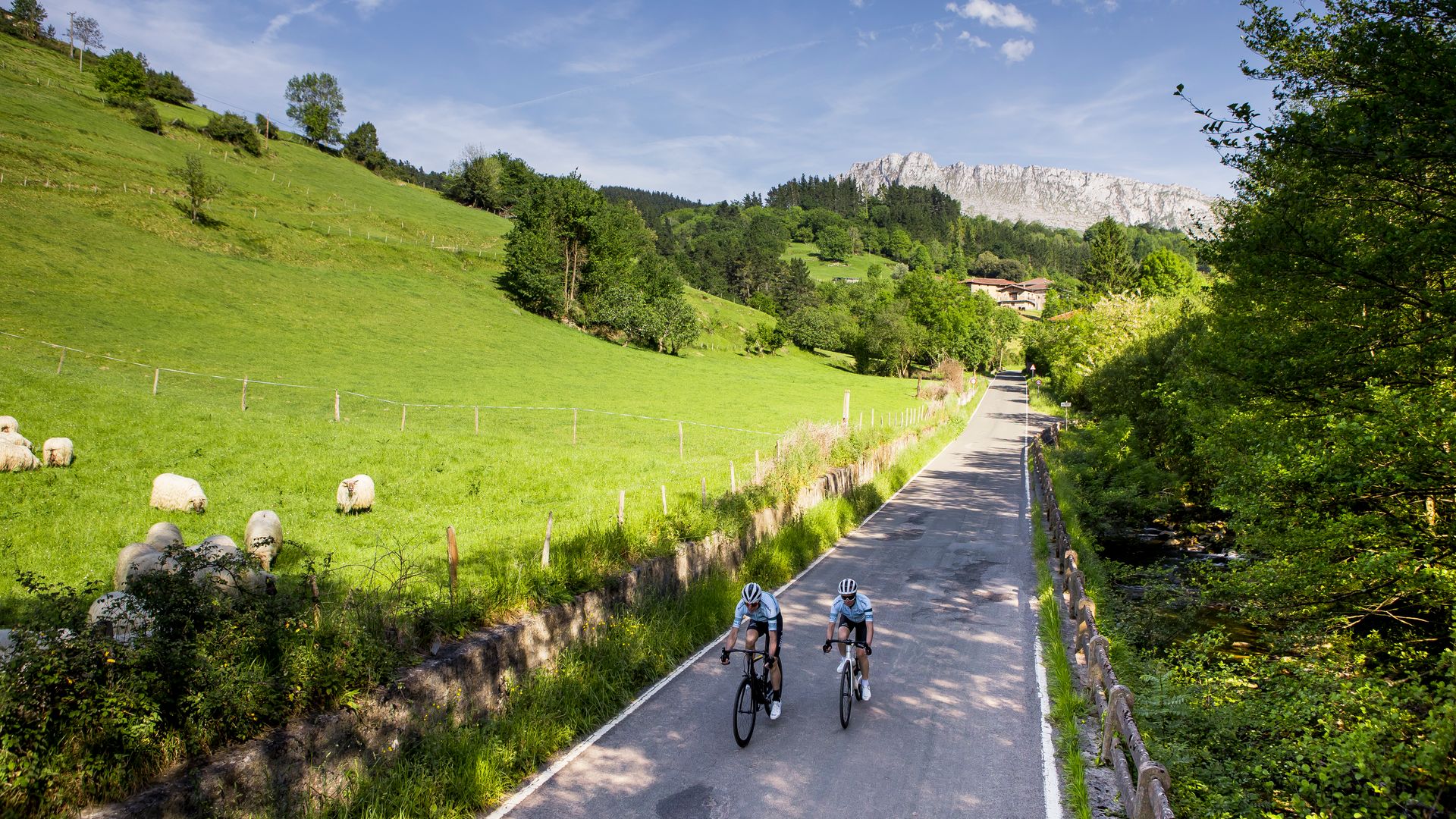 Ruta por Gorbeia: la escapada al corazón verde de Euskadi que te hará desconectar de todo