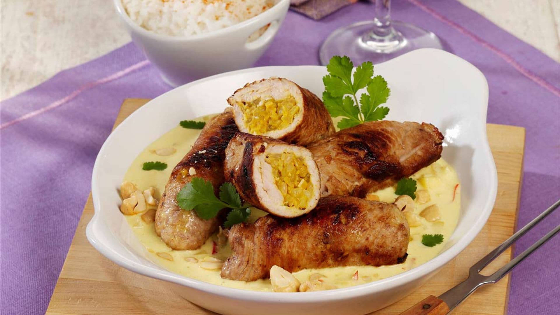 'Roulades' de ternera rellena de mango con salsa de coco y curry