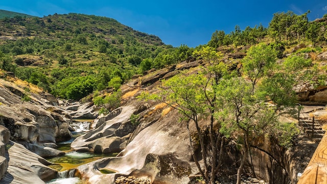 Piscina Natural de Los Pilones, Garganta de los Infiernos, Cáceres. Una de las piscinas naturales más bonitas de Extremadura