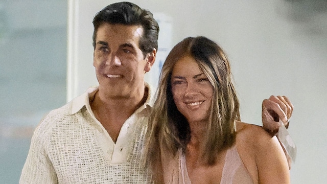 Mario Casas abrazando a Melyssa Pinto