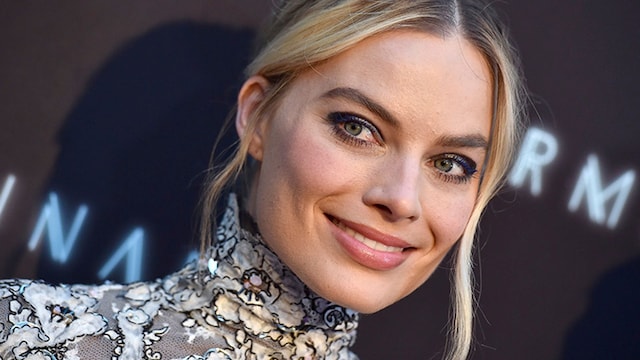 margot robbie azul cobalto