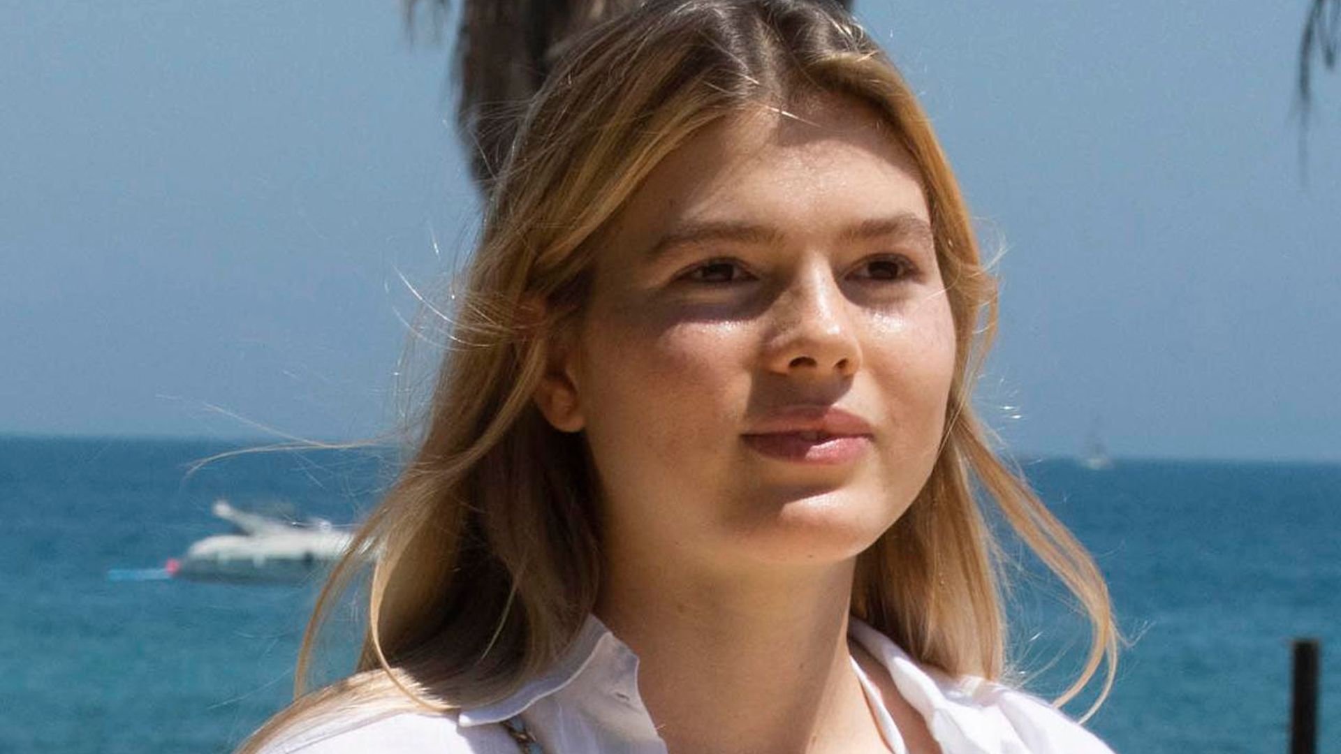 El estilo de Victoria Iglesias en la playa de Marbella (tras su año de desaparición de las redes)
