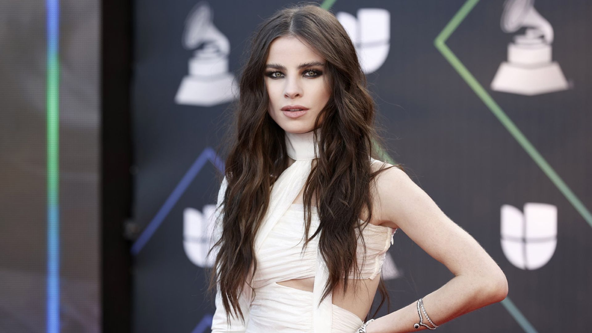 Giulia Be: la cantante brasileña que arrasa con su belleza en los ...