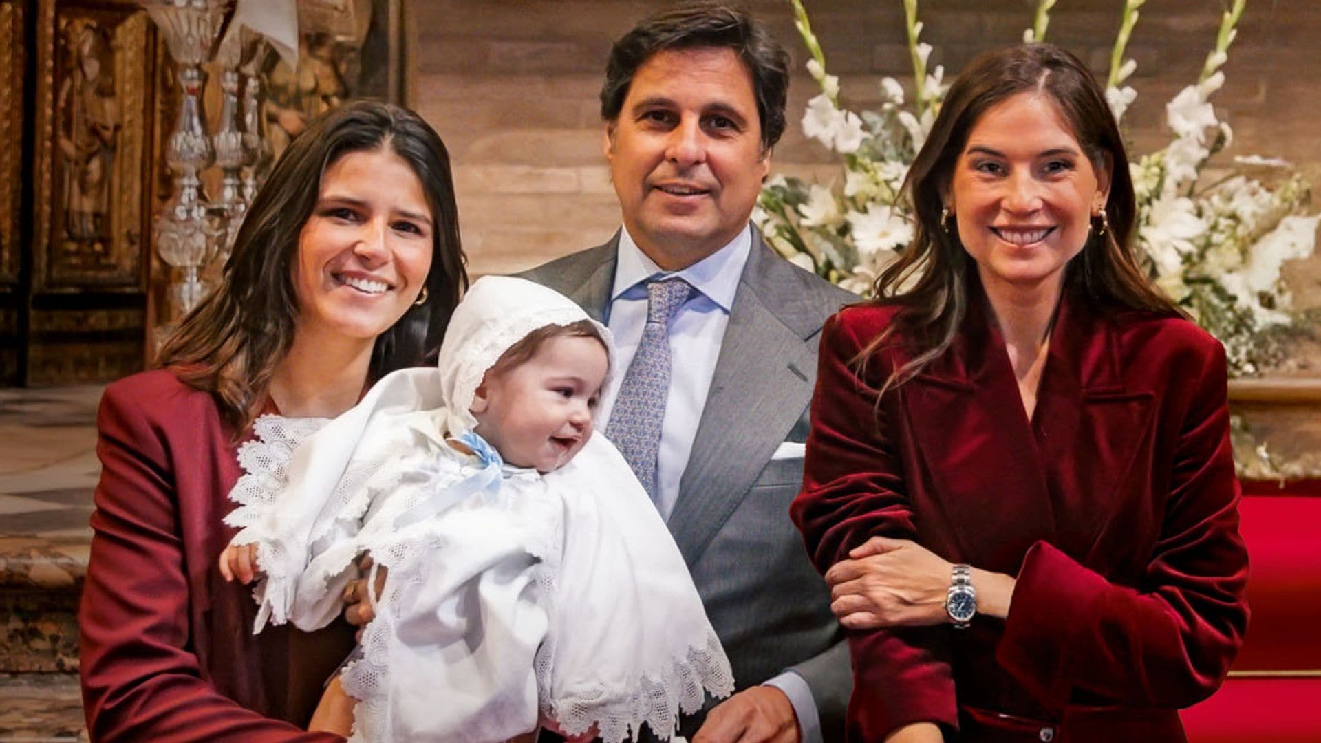 Francisco Rivera, Lourdes Montes y Tana con el pequeño Nicolás en brazos
