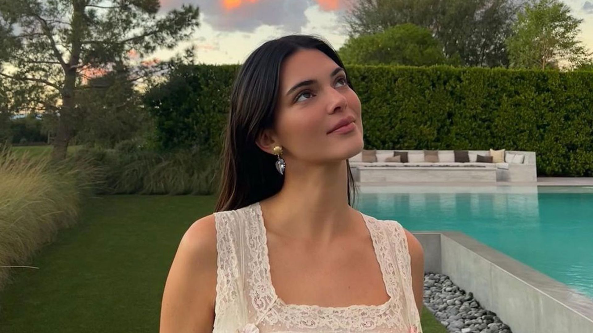 Con el look más romántico y una supertarta: así ha celebrado Kendall Jenner su 27 cumpleaños
