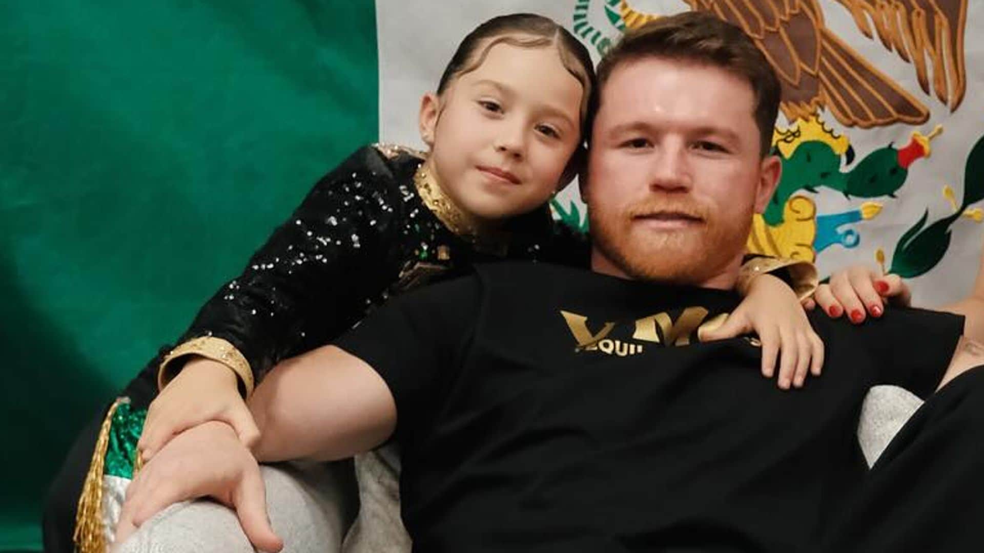 Saúl 'Canelo' Álvarez con su esposa Fernanda Gómez y su hija María Fernanda.  