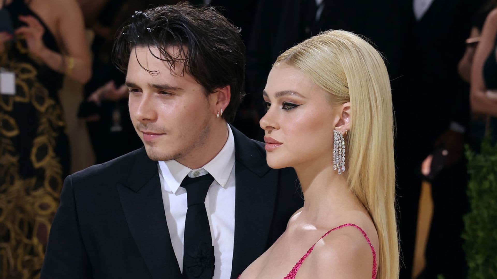 El regalo único y personalizado de la madre de David Beckham a Nicola Peltz por su boda