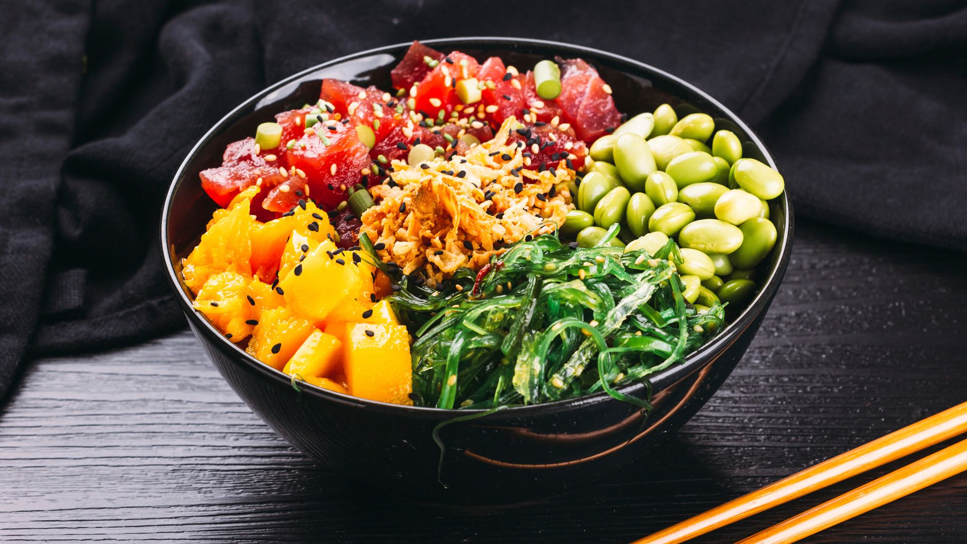 'Poke bowl': cómo hacer en casa este plato hawaiano, delicioso y saludable