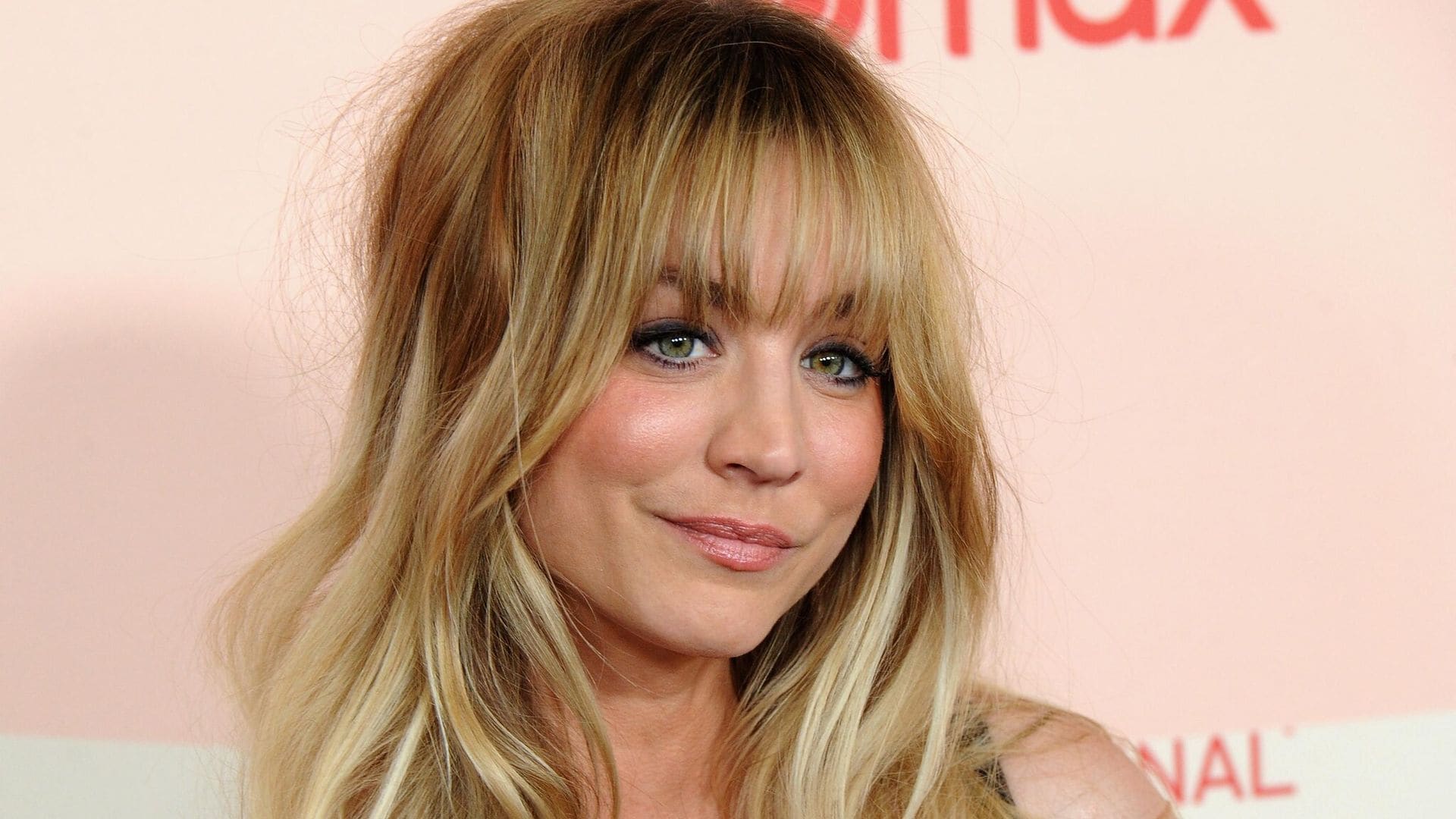 Kaley Cuoco vuelve a la soltería, está oficialmente divorciada de Karl Cook