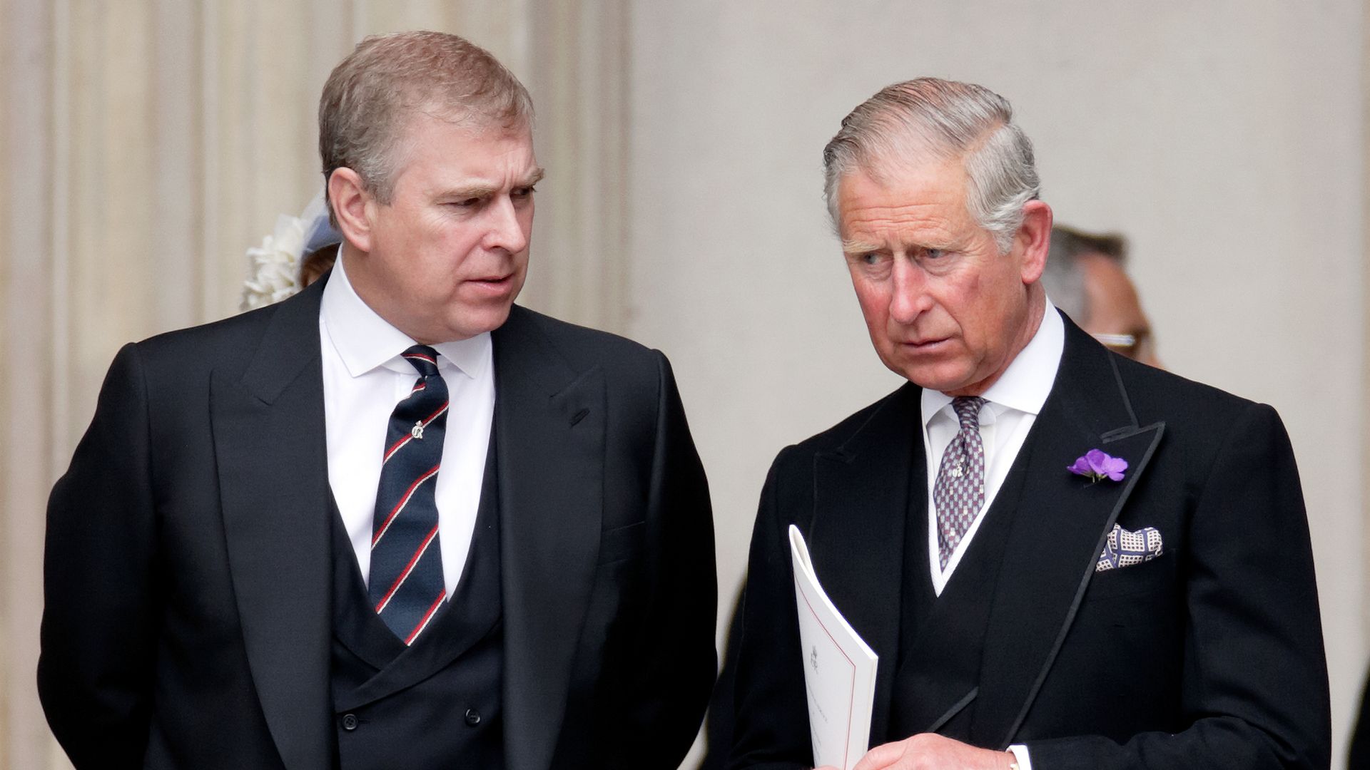 El rey Carlos III y Andrés Mountbatten-Windsor, en una imagen de archivo