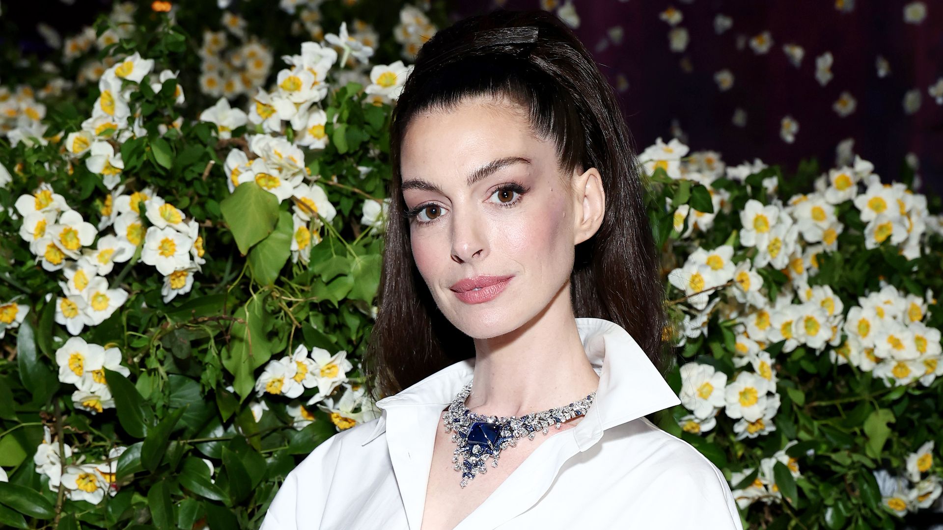 Anne Hathaway luce más joven que nunca: esto es lo que opinan los expertos