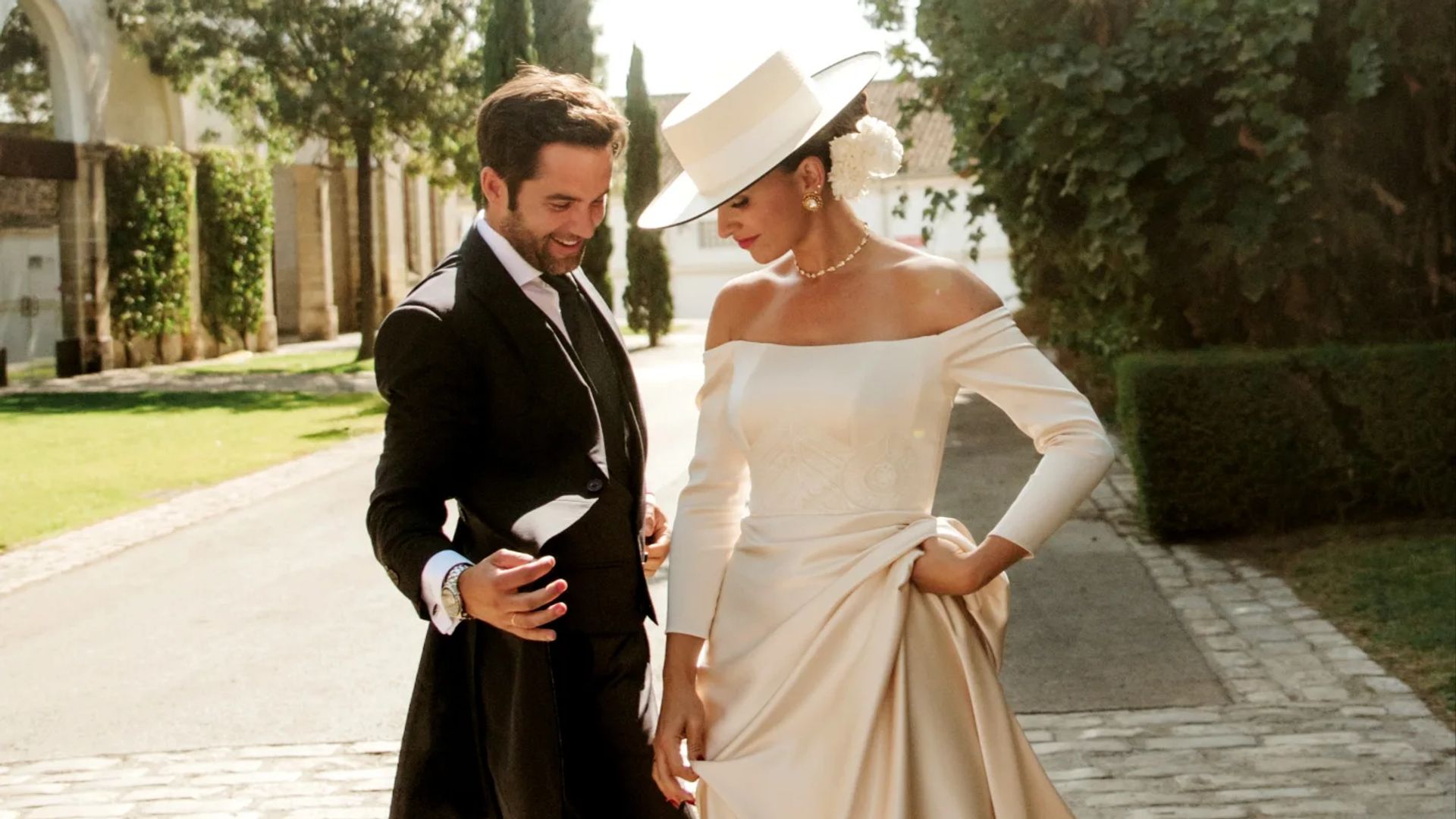 Novias con sombrero cordobés, la tendencia apta para el calor que reemplaza al velo y triunfa entre las prometidas de Andalucía