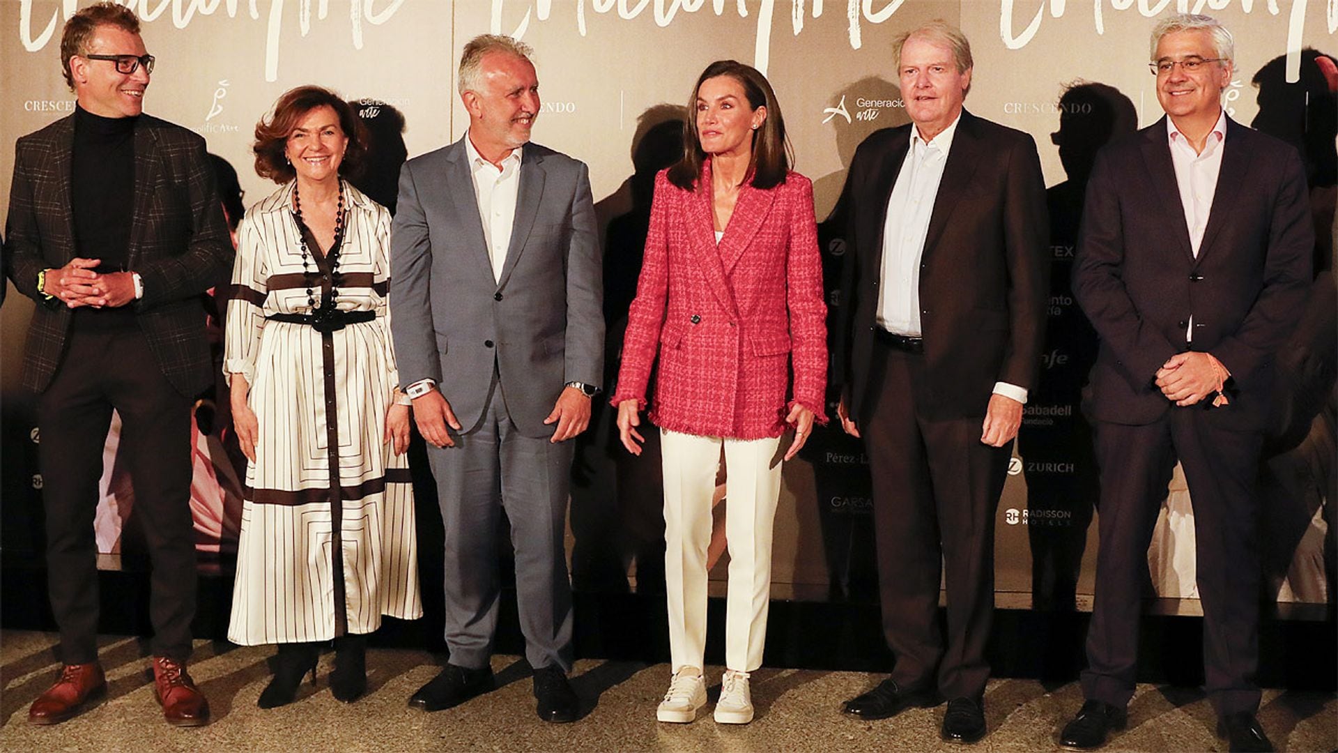 La reina Letizia, en zapatillas deportivas tras sufrir un accidente doméstico en el pie