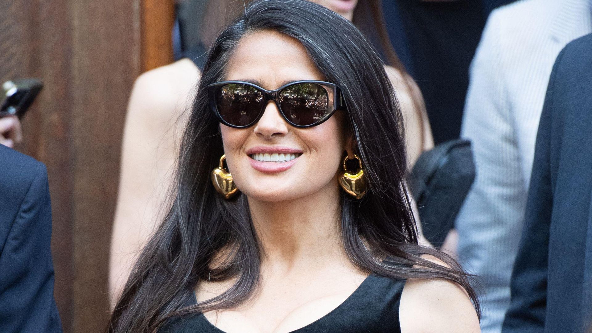 Salma Hayek y las fotos de su discreta visita a la selva de Tulum con la que ha generado misterio