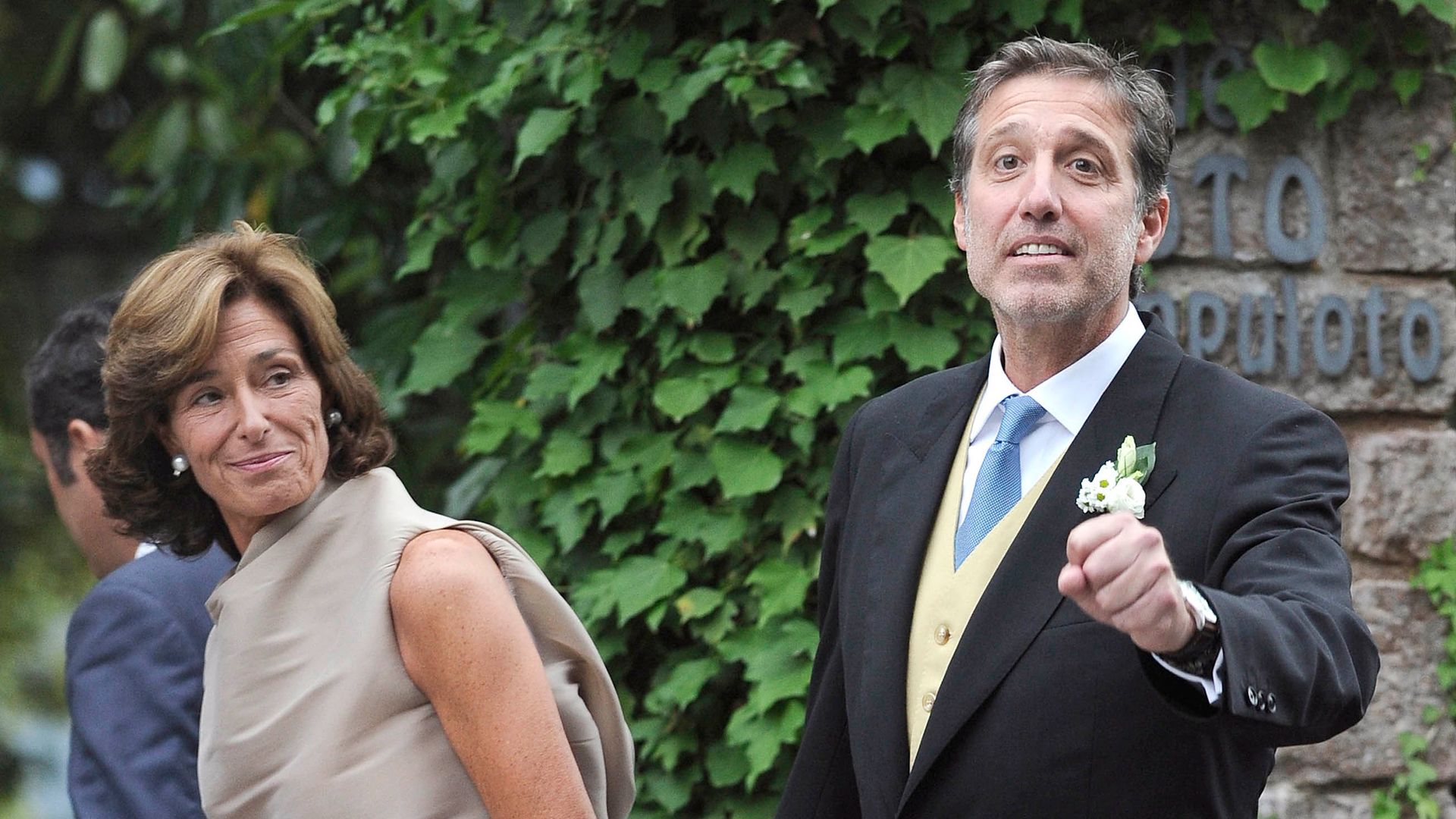 La nieta de Emilio Aragón recibe la Primera Comunión con el vestido más simbólico de su familia