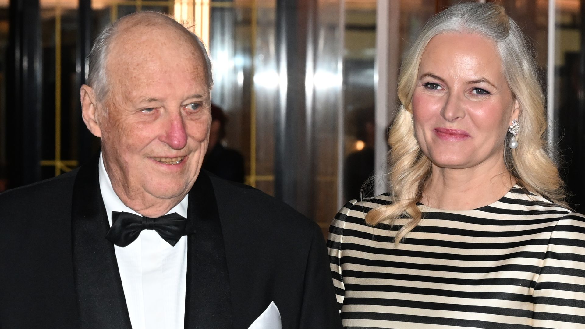 El rey Harald de Noruega y su nuera, la princesa heredera Mette-Marit.