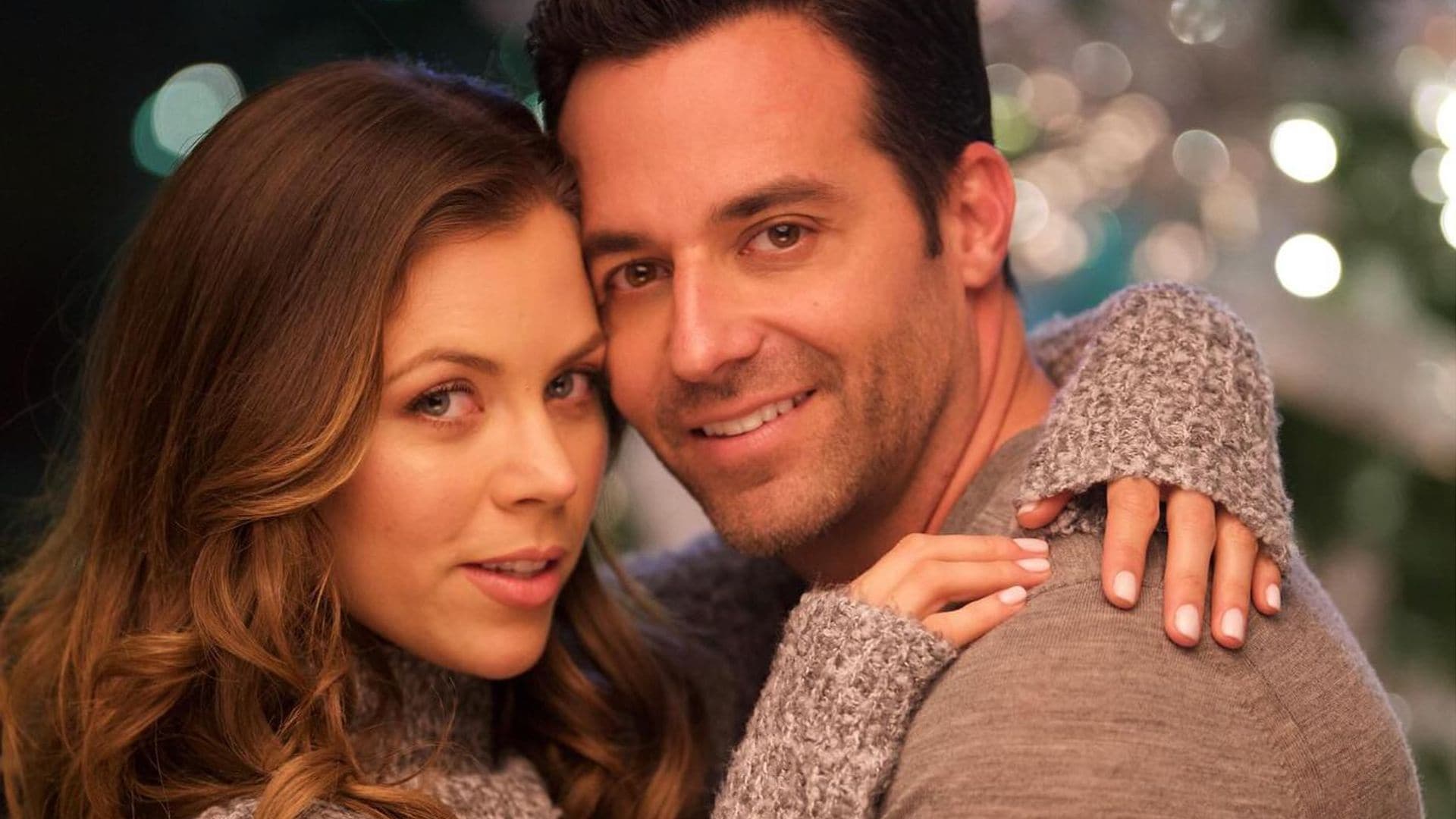 Ximena Duque y Jay Adkins celebran su aniversario de bodas en la iglesia en donde se casaron hace siete años