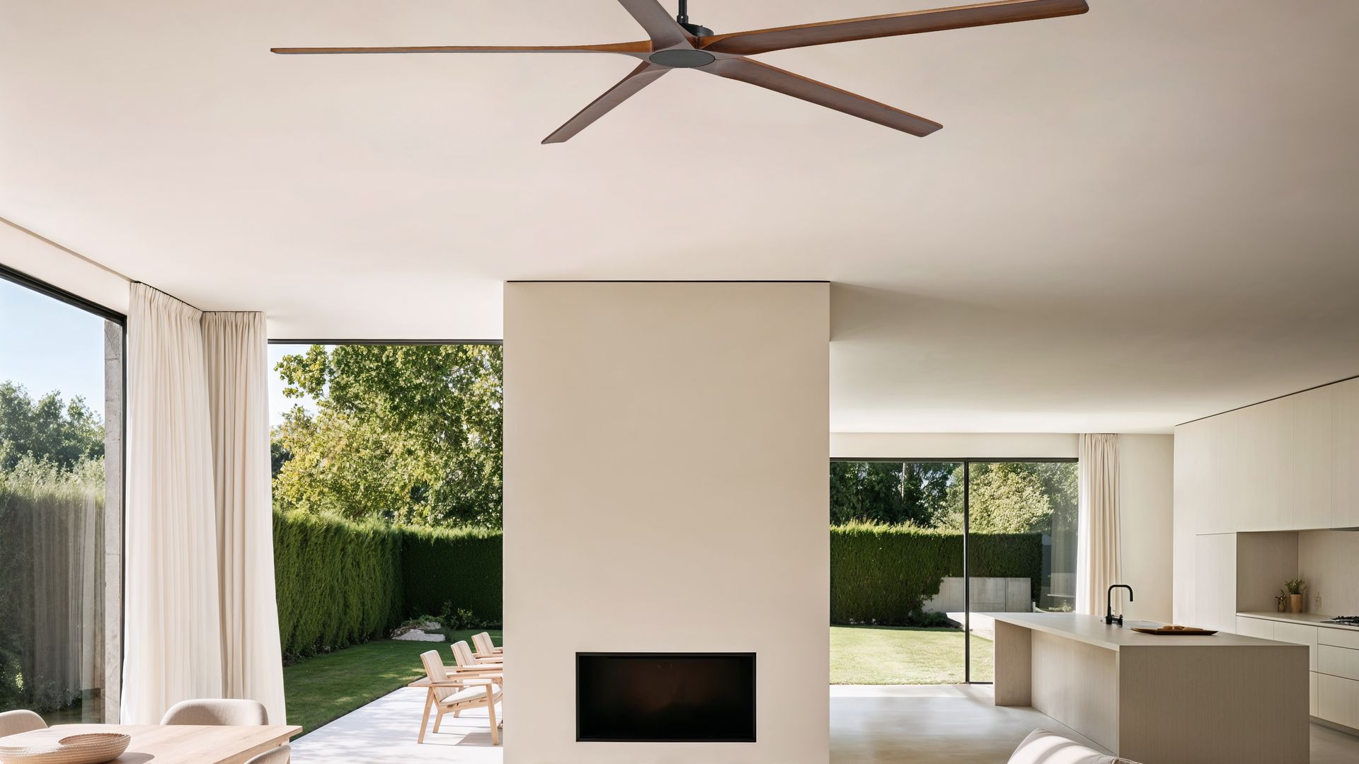 Salón con ventilador de techo