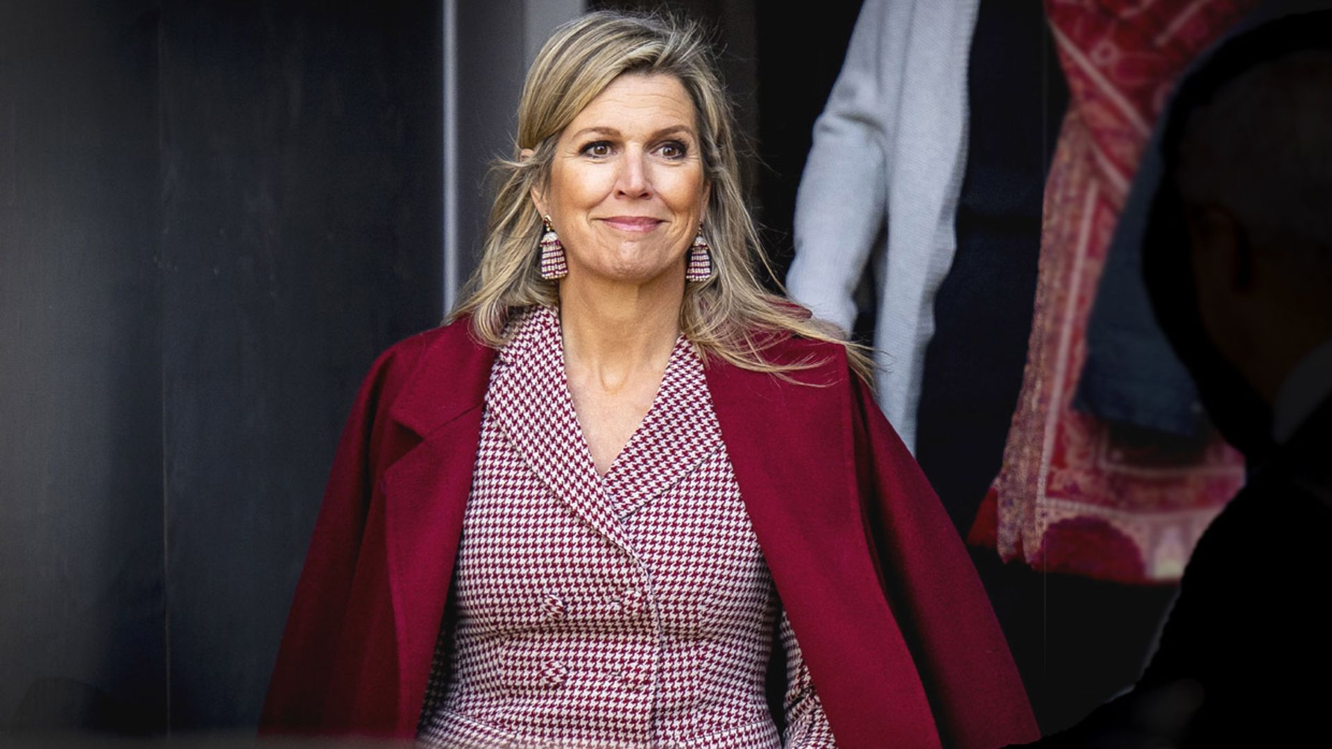 Máxima de Países Bajos vuelve al trabajo apostando por el lujo silencioso y la moda sostenible