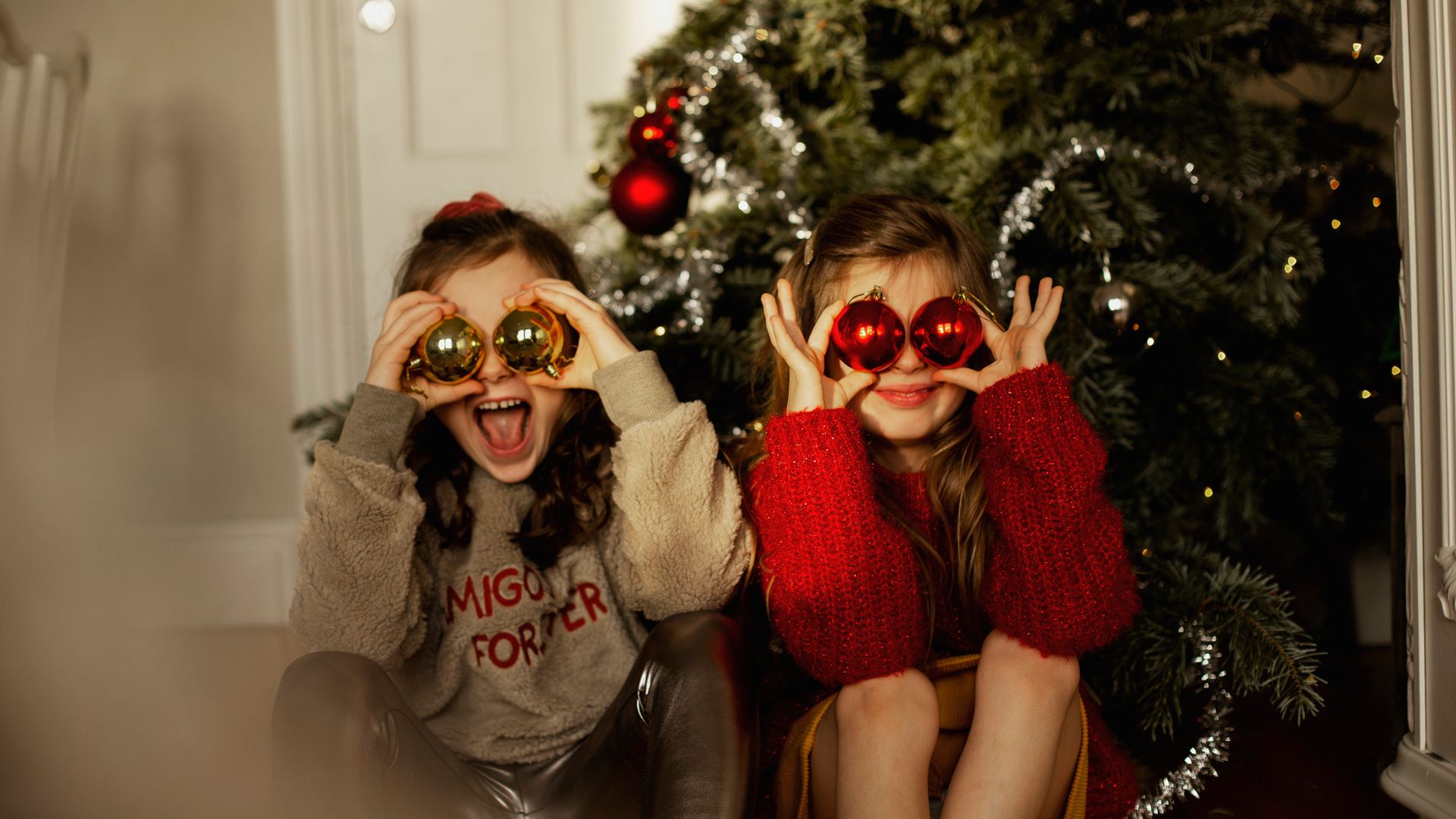 8 conjuntos de ropa infantil adorables para Navidad