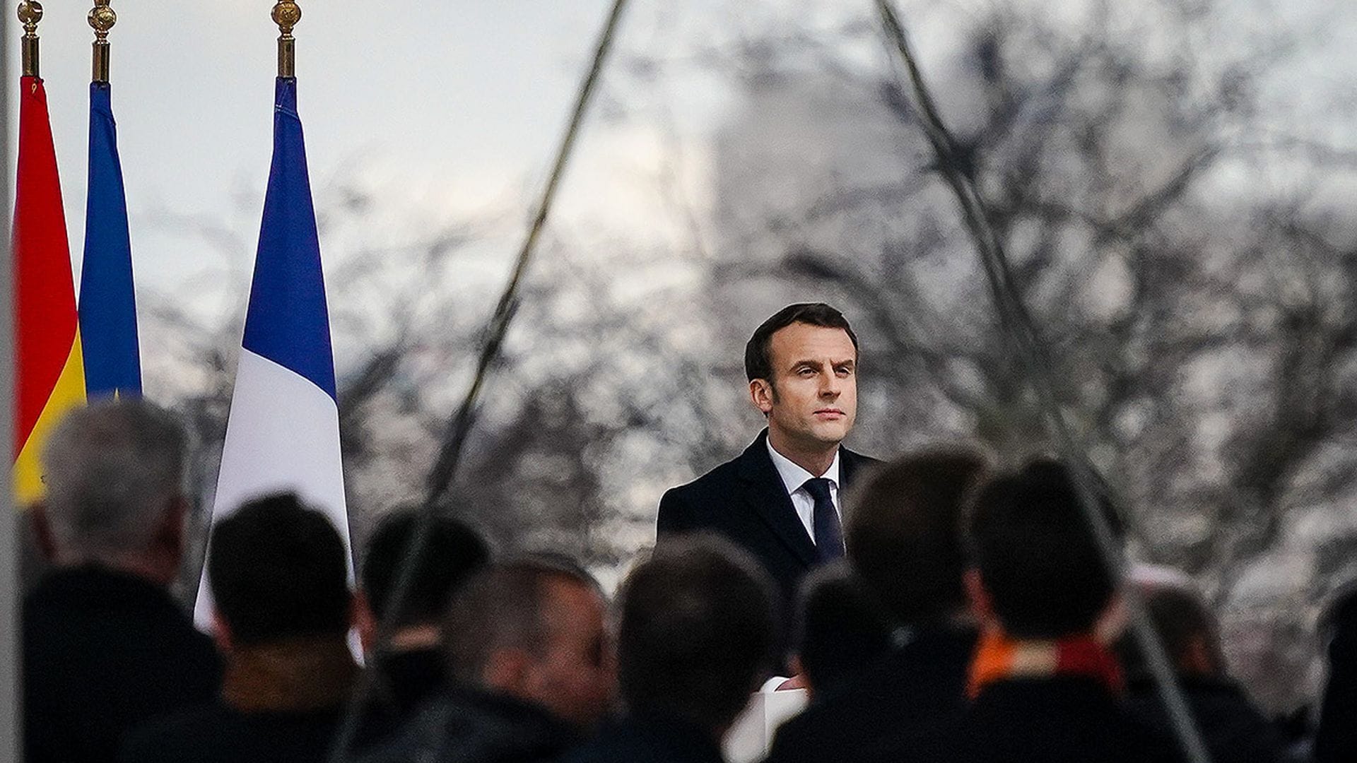 Emmanuel Macron, al más puro estilo Superman en su última foto