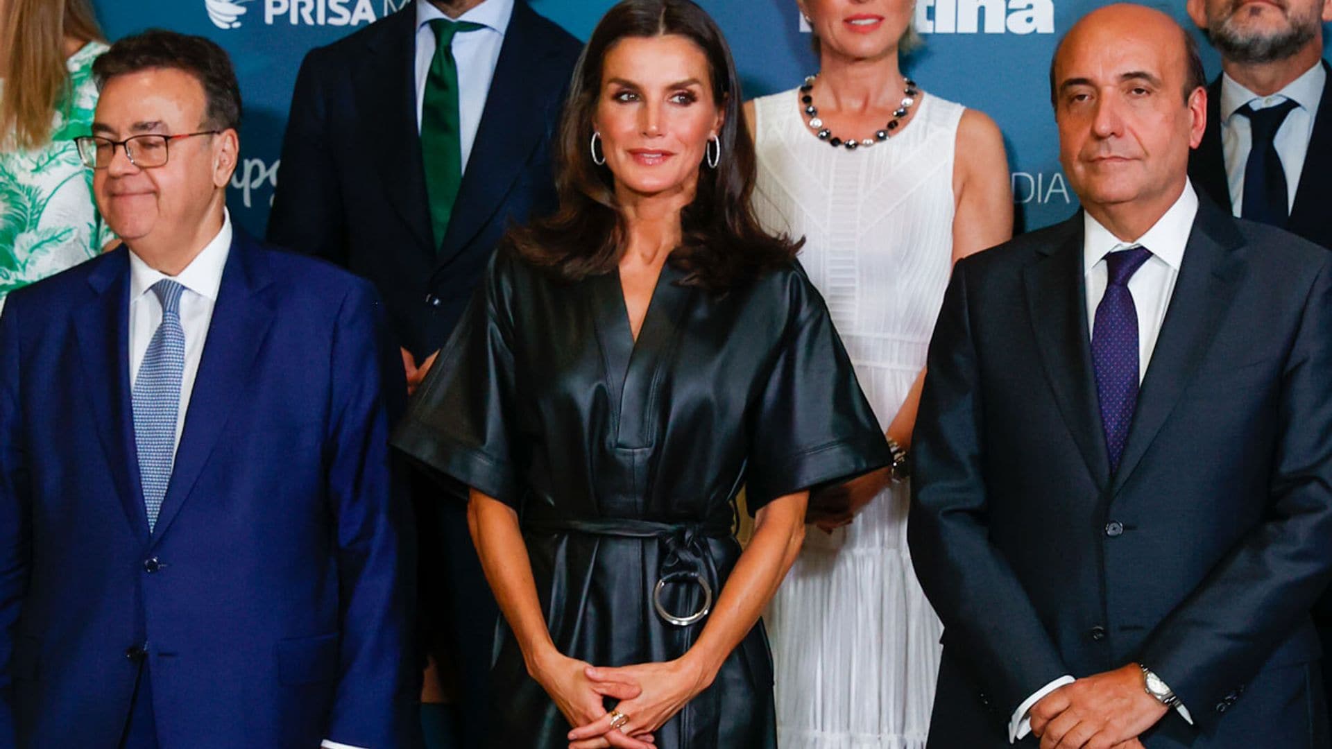 Doña Letizia recicla su kimono de cuero en apoyo a la sostenibilidad