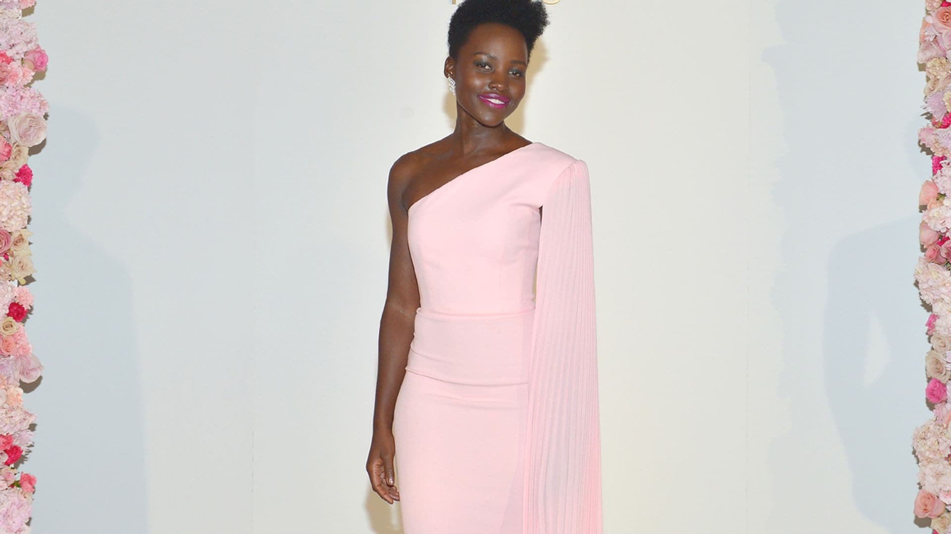 Lupita Nyong'o arrasa con la foto del 'antes y después' de su cuerpo en vacaciones