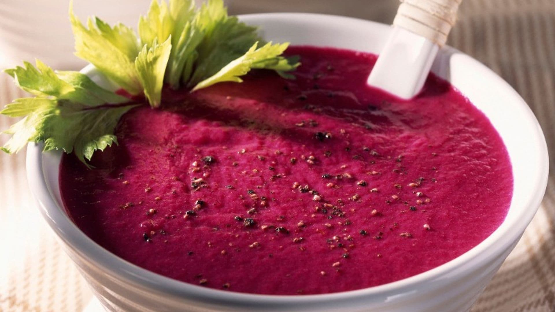 Salmorejo de remolacha con queso azul