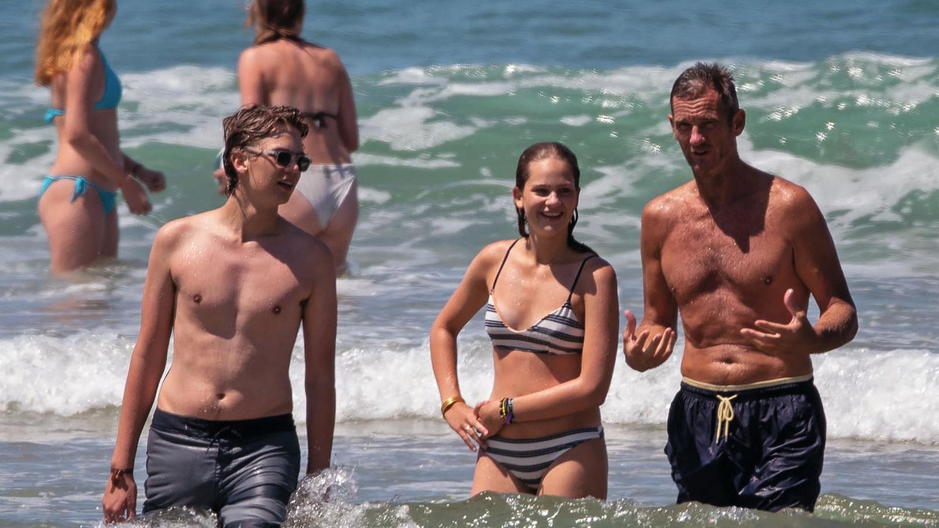 Iñaki Urdangarín, las imágenes con sus hijos que hablan por sí solas en sus días de playa en Bidart