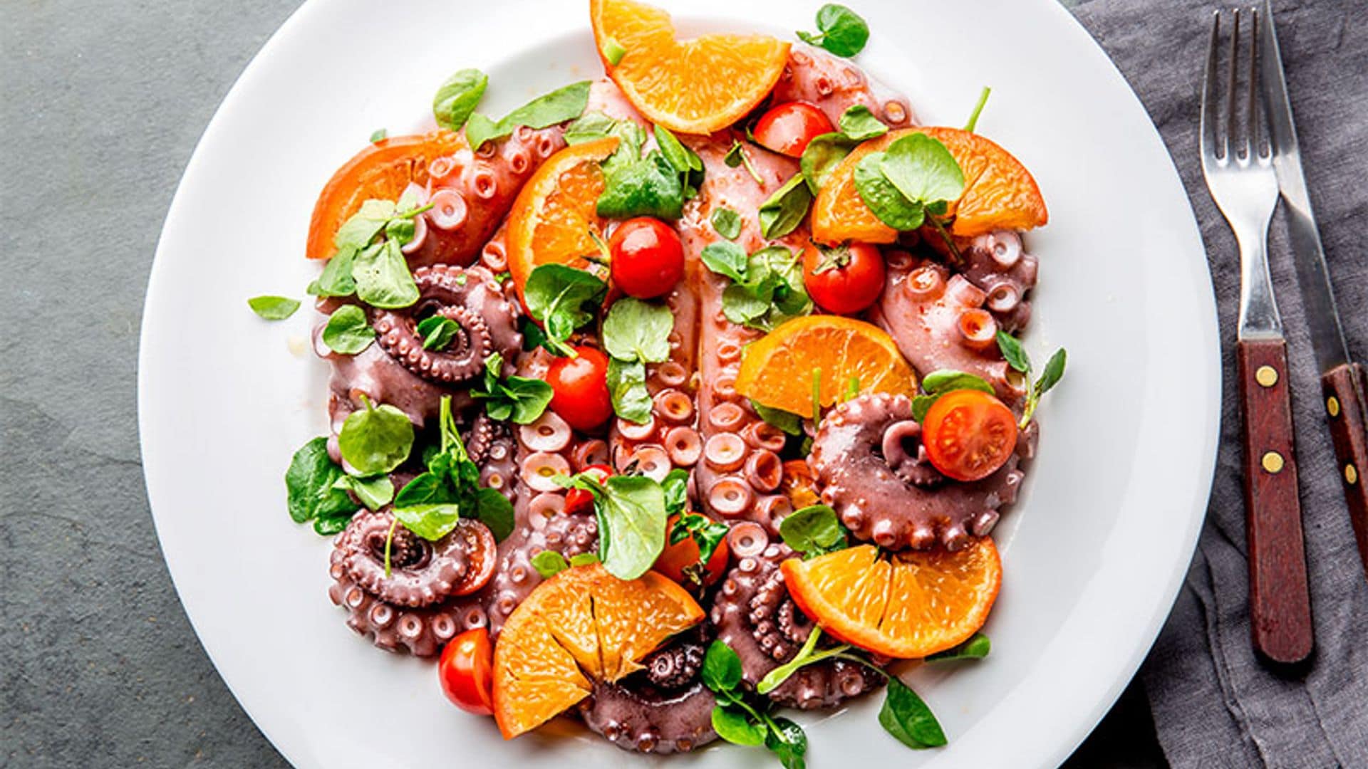 Ensalada de pulpo con berros y naranja