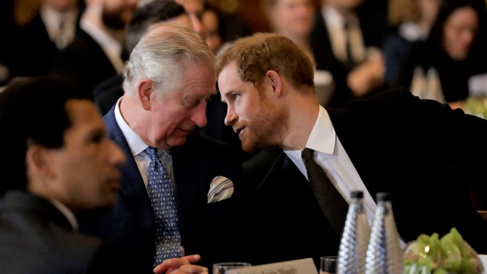 ¿Ha hablado el príncipe Harry con su padre antes de aceptar la invitación a la coronación?