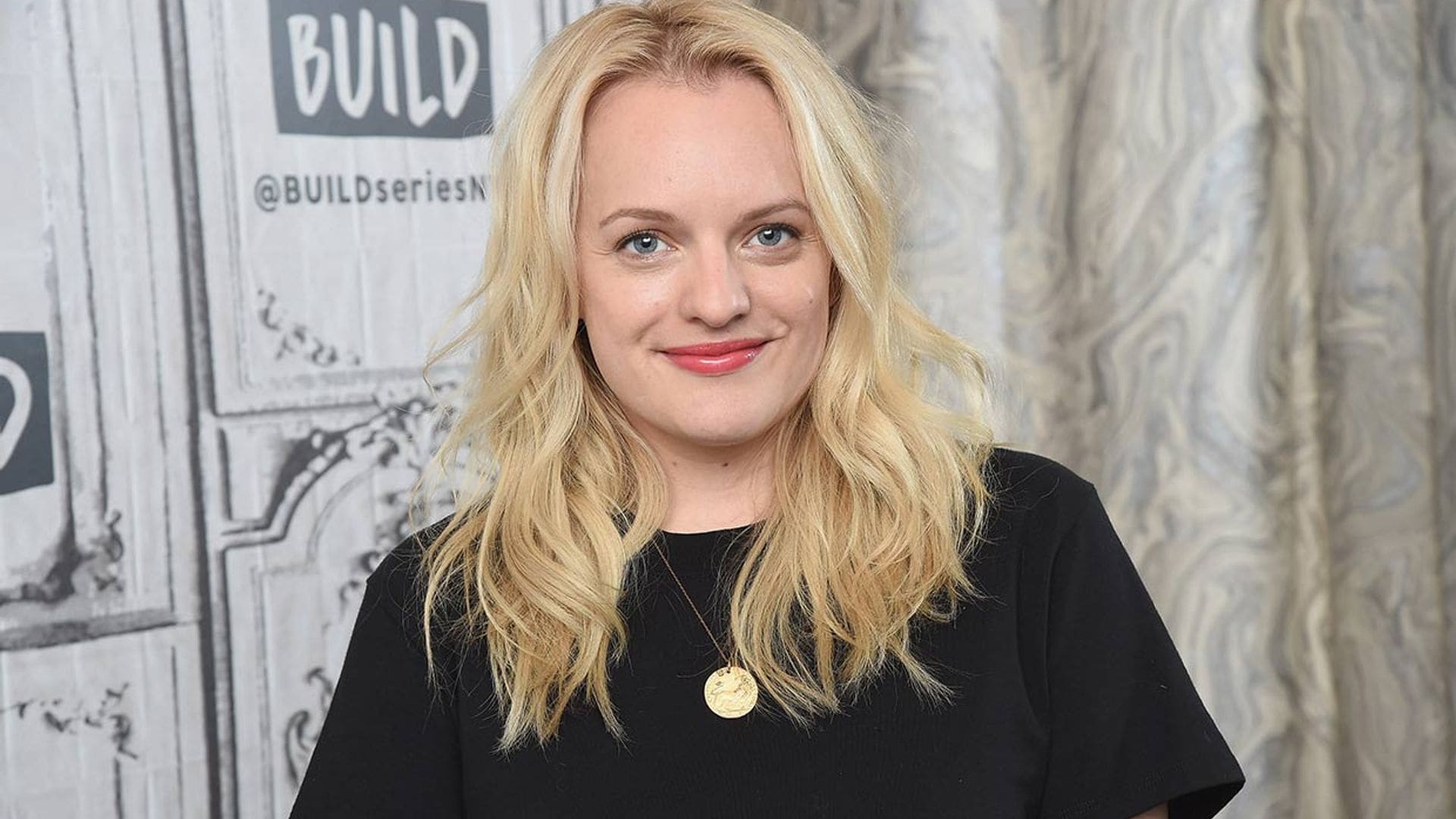 ¡Adiós a la melena rubia! El gran cambio de 'look' de Elisabeth Moss