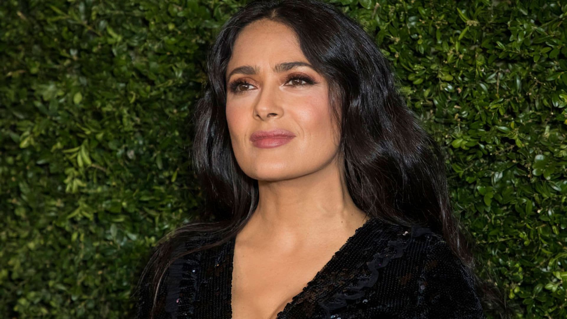 La angustiosa batalla de Salma Hayek contra el covid: 'Le dije al médico que prefería morir en casa'