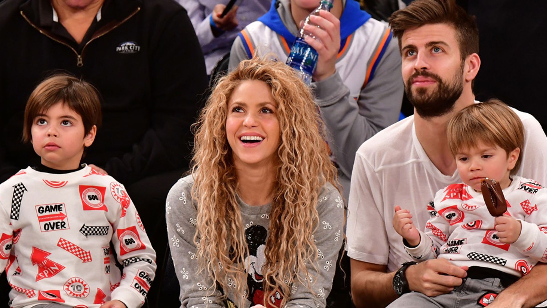 Los hijos de Shakira y Gerard Piqué conocen a los tiburones, ¡y su reacción es muy graciosa!