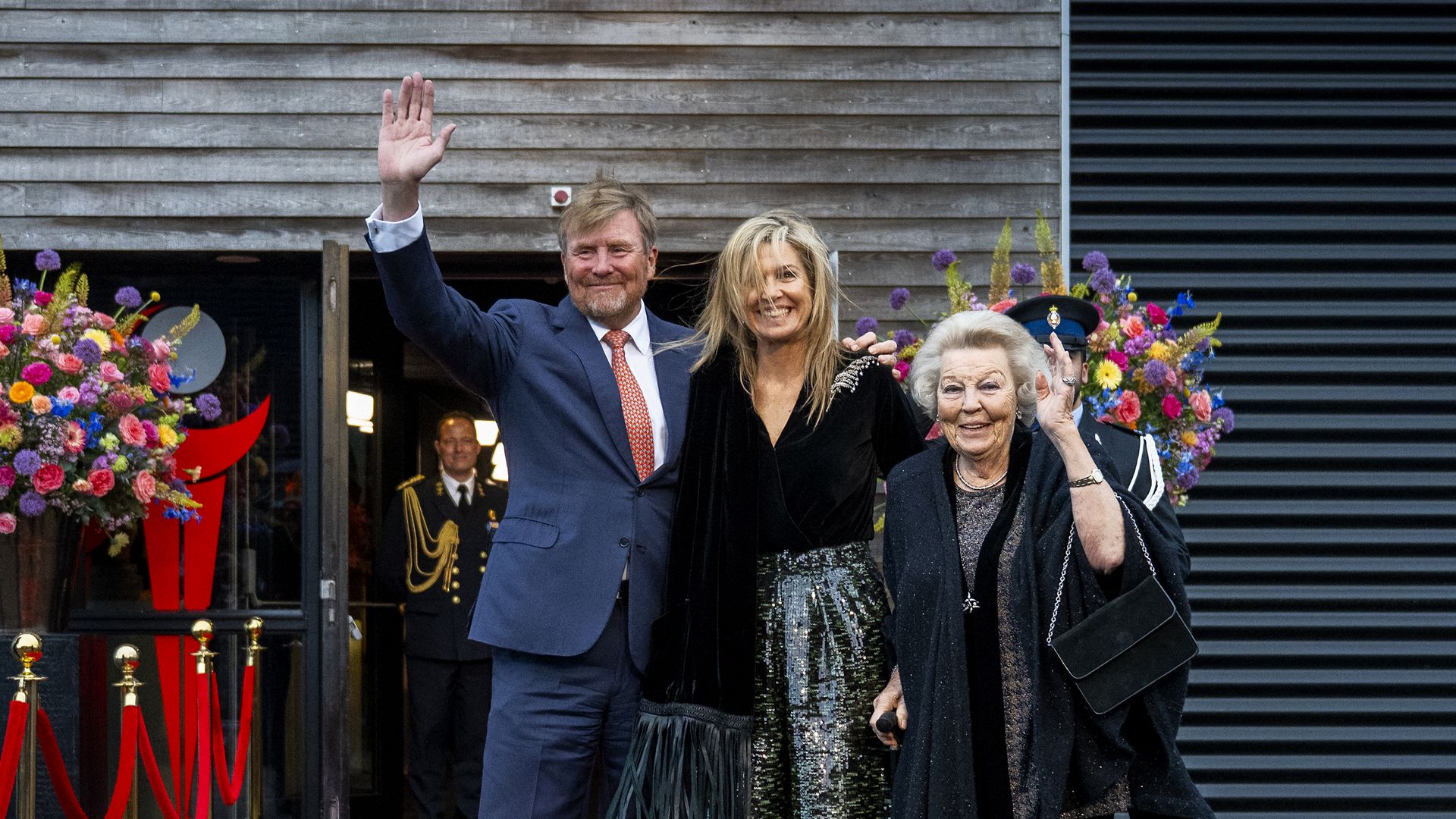 Máxima de Holanda brilla con un pantalón de lentejuelas junto al rey Guillermo y la princesa Beatriz en el Día del Rey