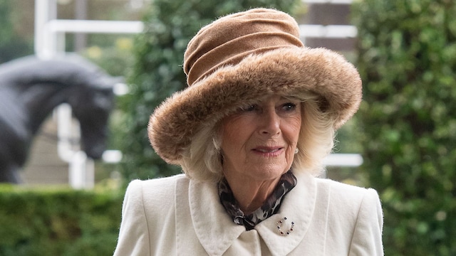 La reina Camilla en el hipódromo de Ascto el 15 de febrero de 2025