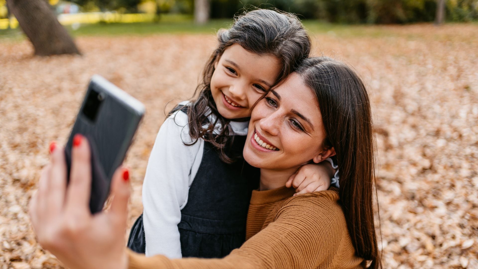 Madre se hace un selfie con su hija