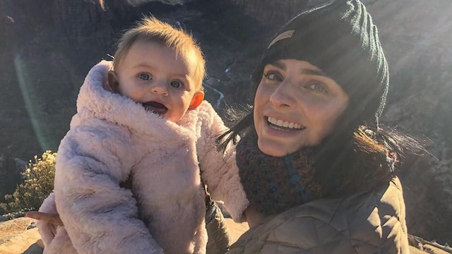aislinn derbez y su hija kailani