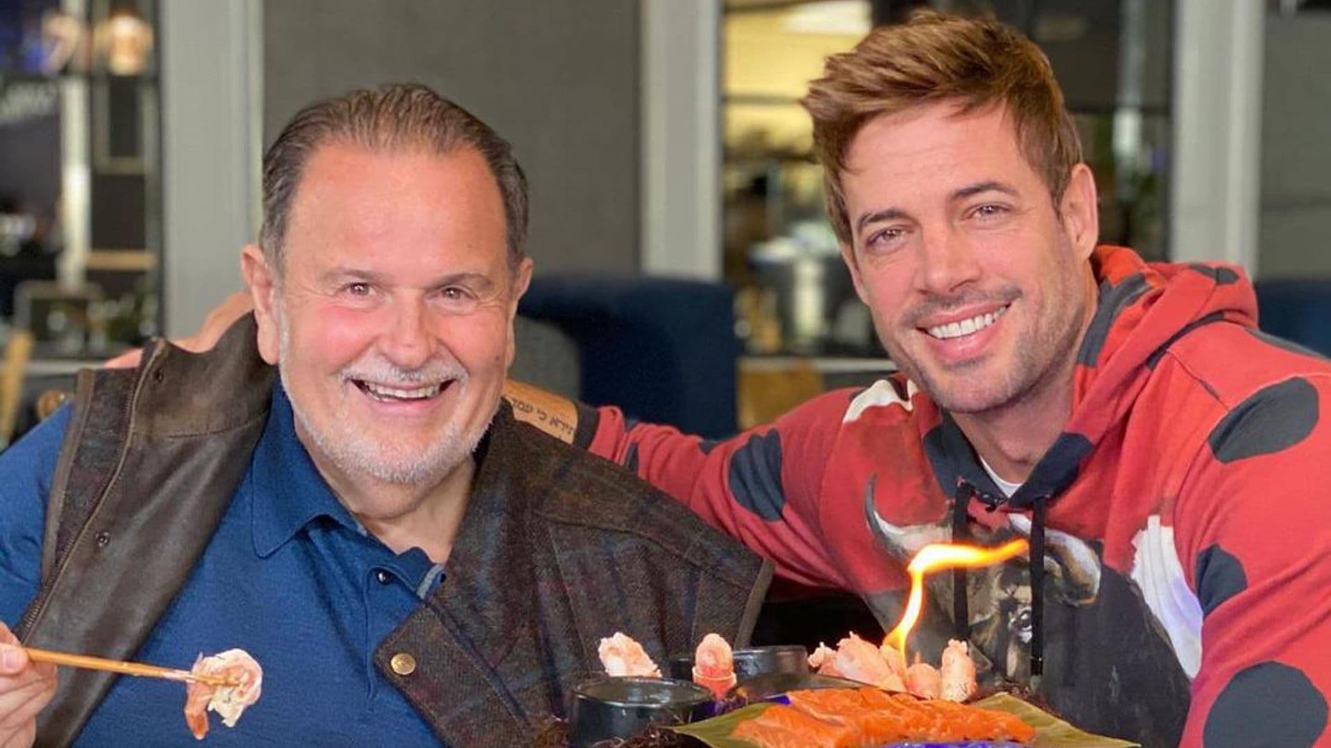 Raúl de Molina visita el restaurante de William Levy