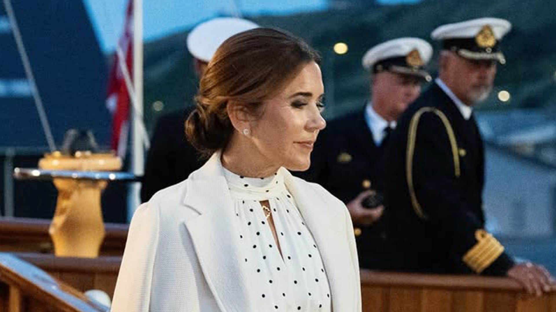 ¡Conexión entre reinas! Mary de Dinamarca recuerda a doña Letizia con su nuevo vestido de lunares